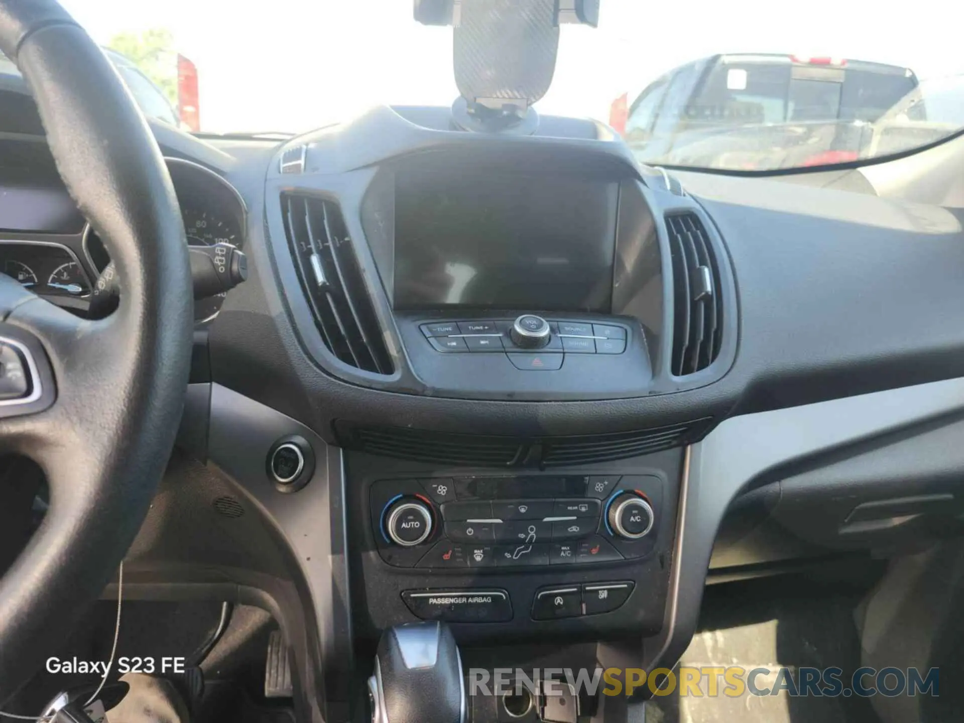 21 Photograph of a damaged car 1FMCU9HD5KUC07861 FORD ESCAPE 2019
