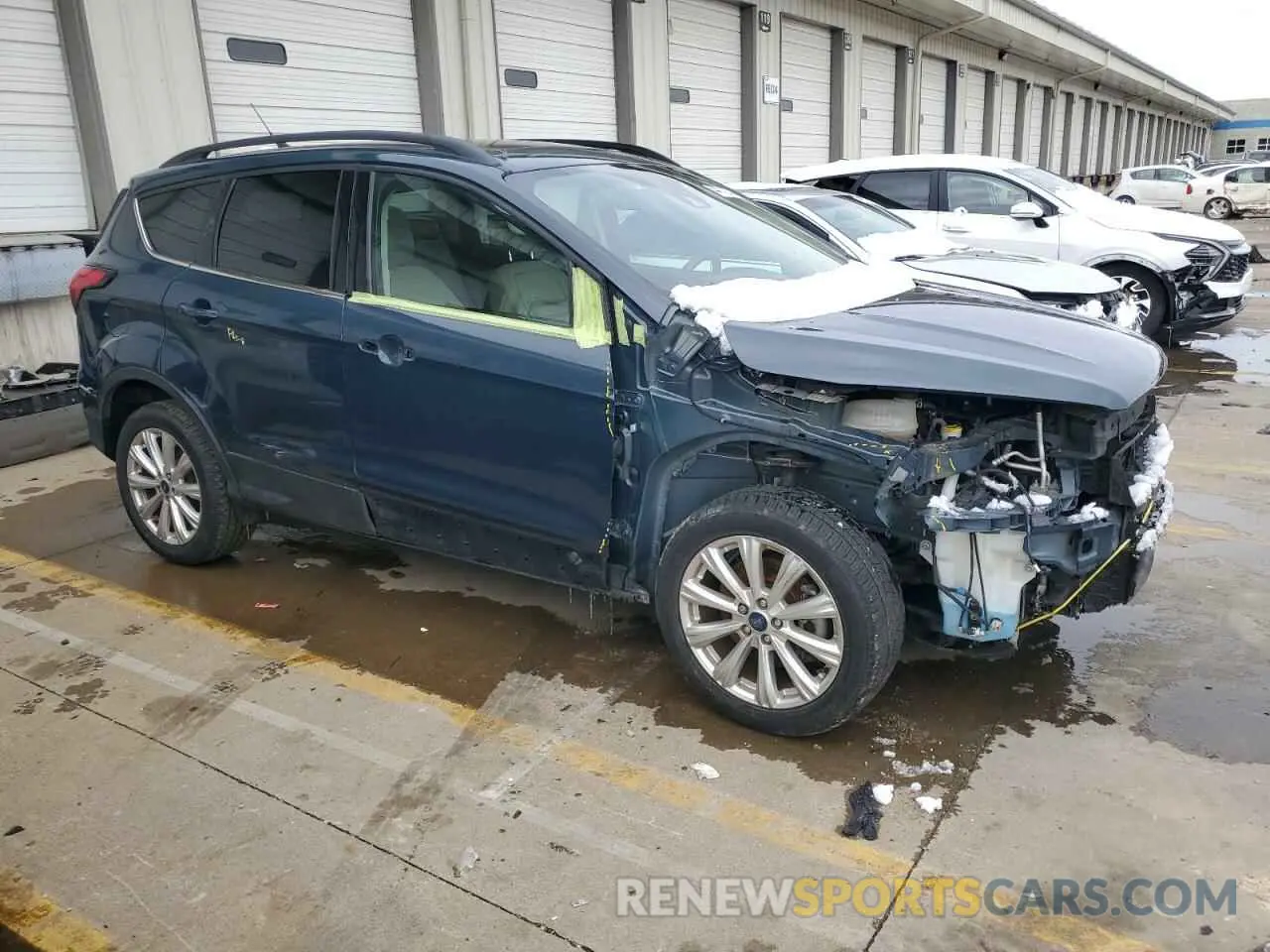 4 Фотография поврежденного автомобиля 1FMCU9HD6KUA26039 FORD ESCAPE 2019