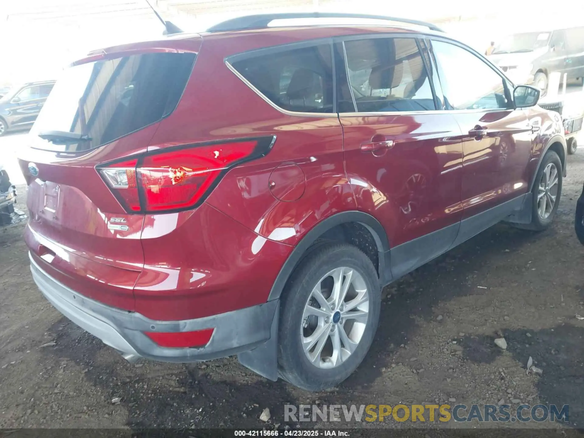 4 Фотография поврежденного автомобиля 1FMCU9HD6KUB62784 FORD ESCAPE 2019
