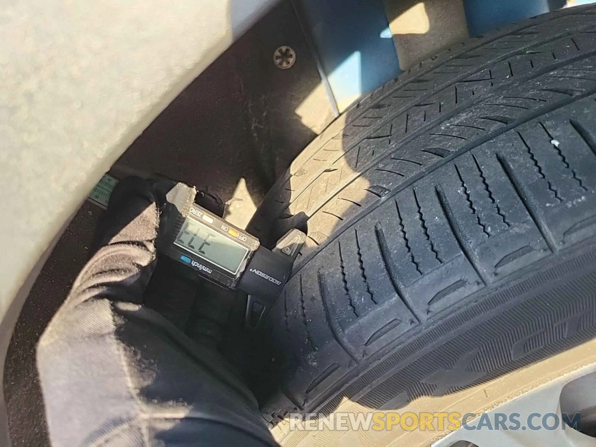 14 Photograph of a damaged car 1FMCU9HD6KUB82422 FORD ESCAPE 2019