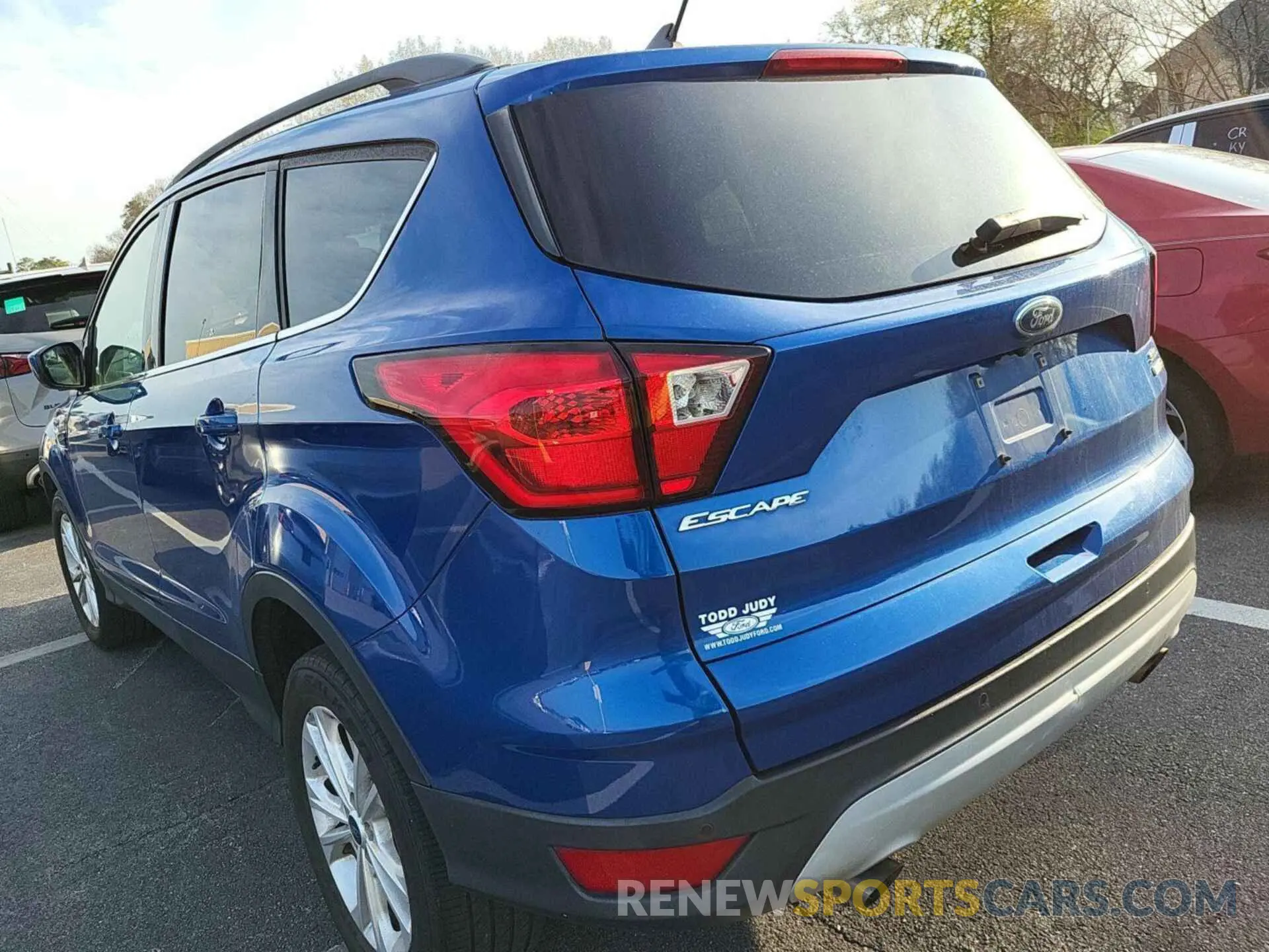 16 Photograph of a damaged car 1FMCU9HD6KUB82422 FORD ESCAPE 2019