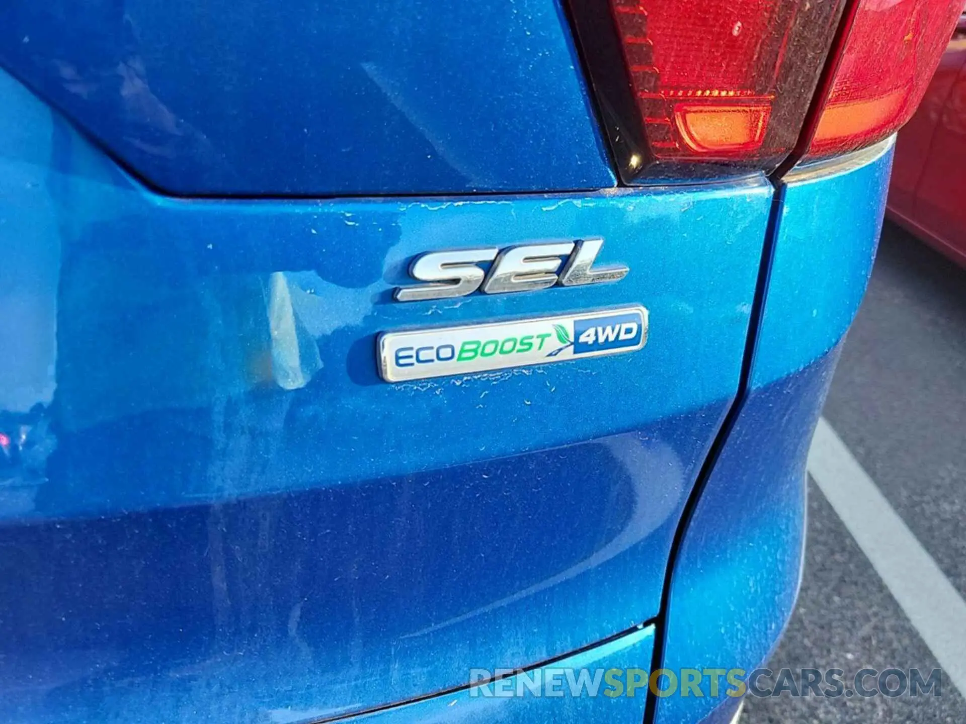 19 Photograph of a damaged car 1FMCU9HD6KUB82422 FORD ESCAPE 2019