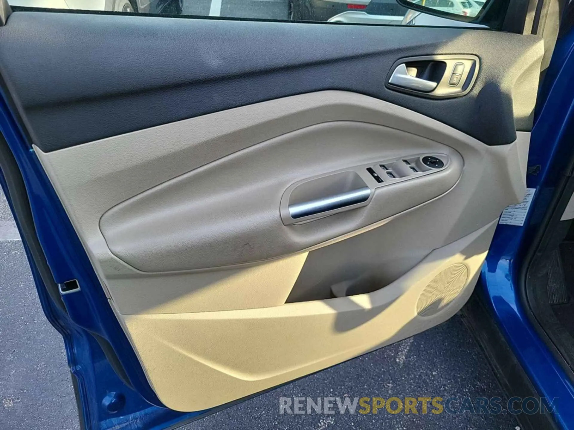 20 Photograph of a damaged car 1FMCU9HD6KUB82422 FORD ESCAPE 2019