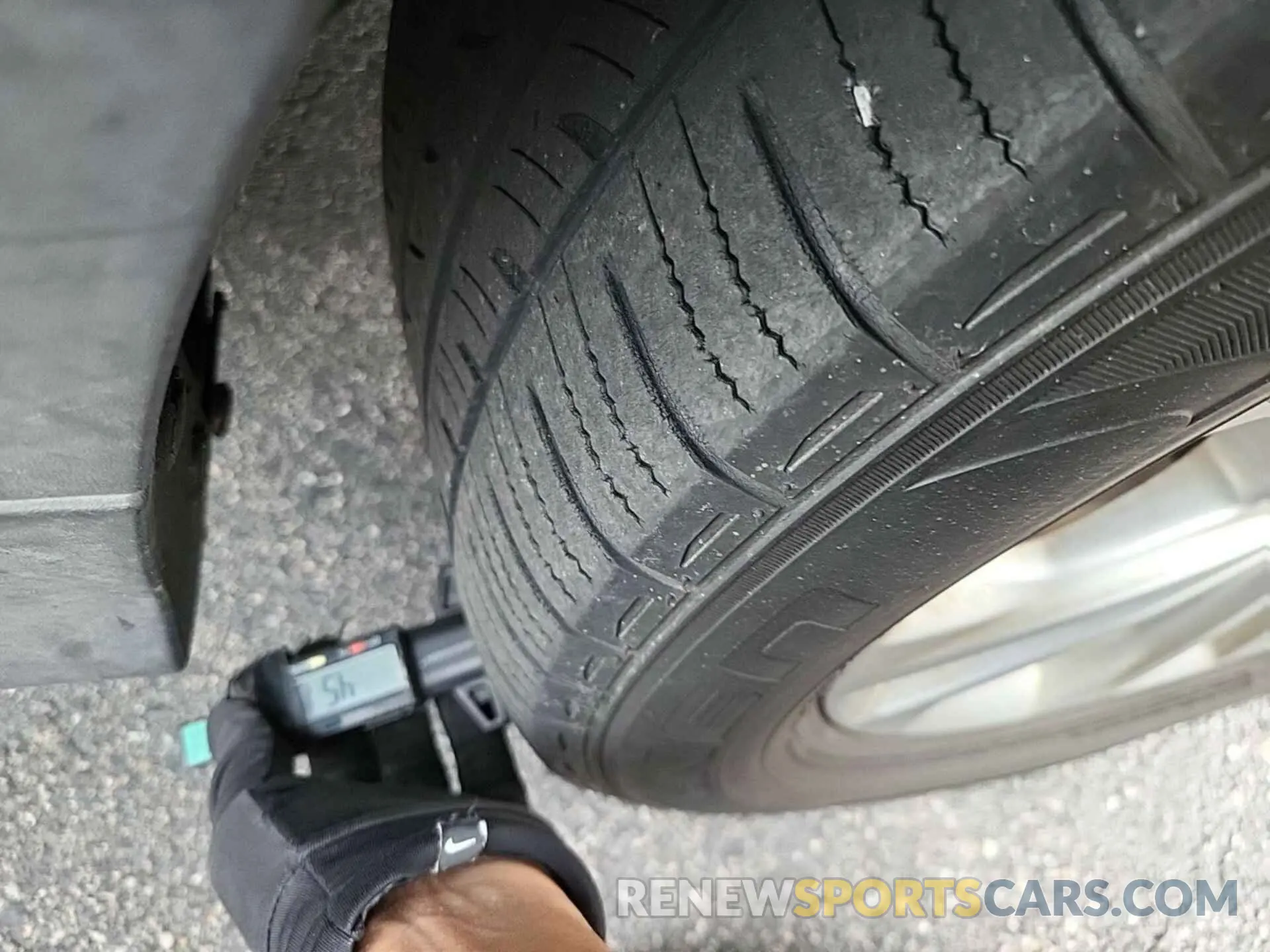24 Photograph of a damaged car 1FMCU9HD6KUB82422 FORD ESCAPE 2019