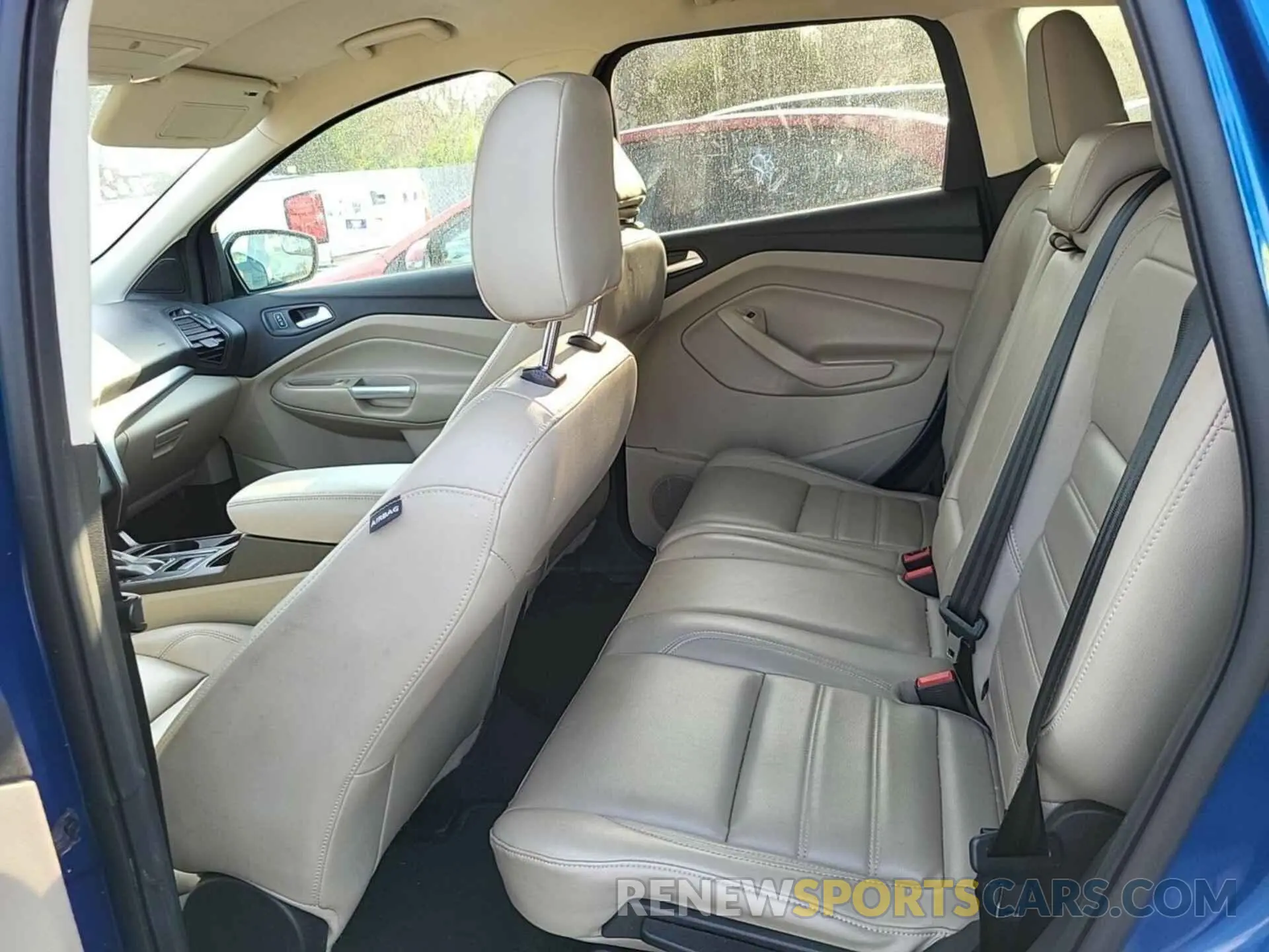 28 Photograph of a damaged car 1FMCU9HD6KUB82422 FORD ESCAPE 2019