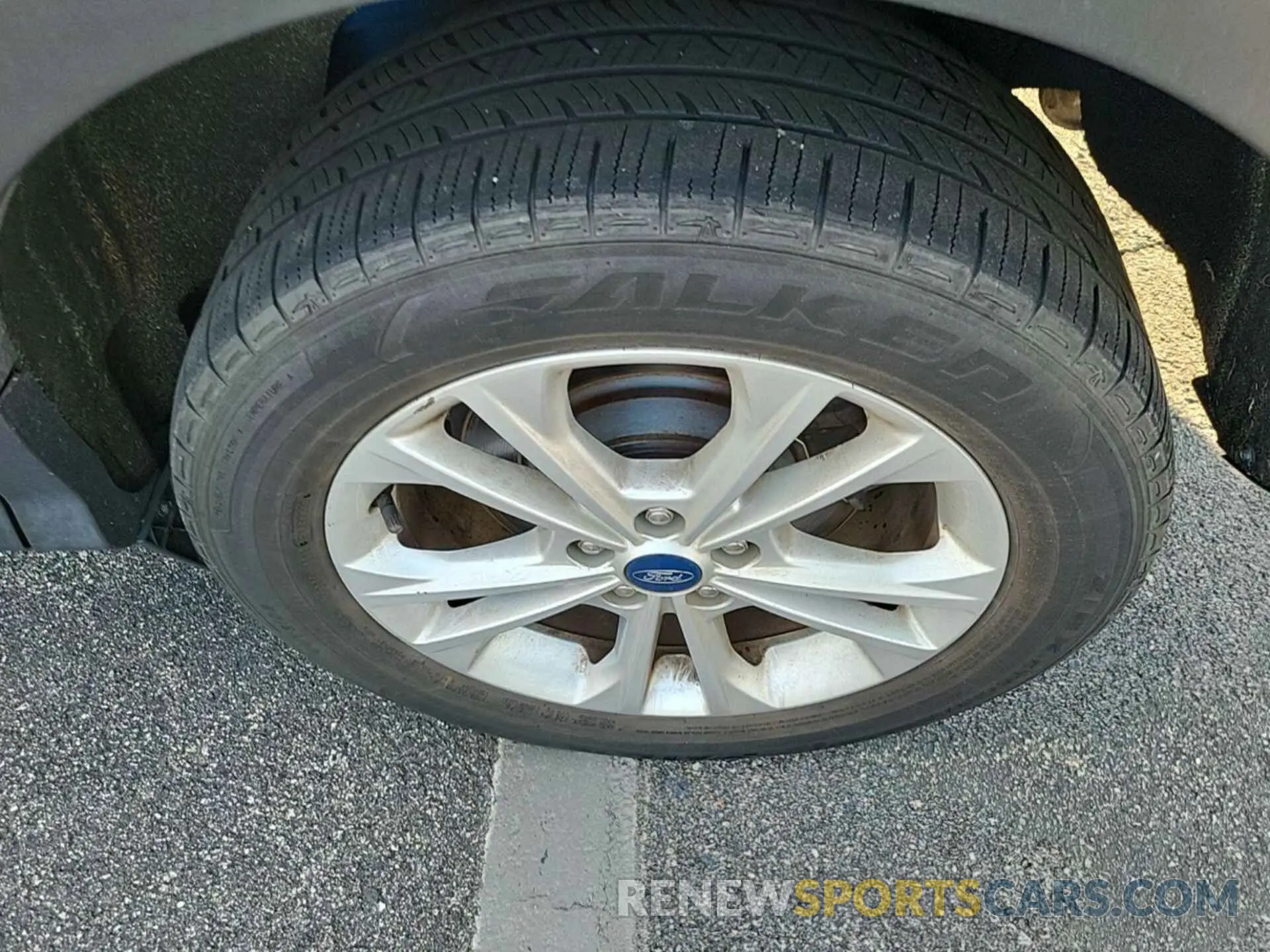 9 Photograph of a damaged car 1FMCU9HD6KUB82422 FORD ESCAPE 2019