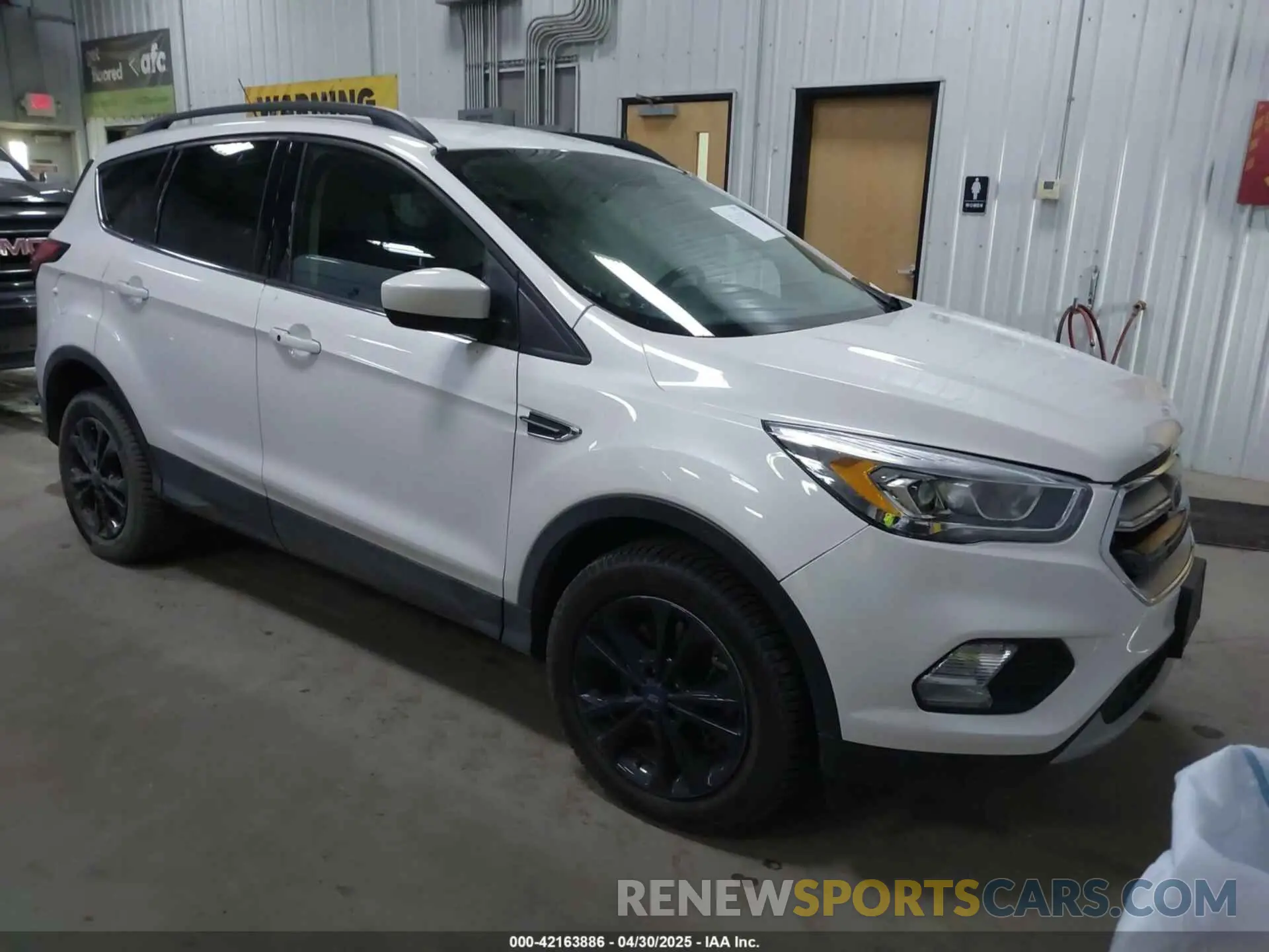 1 Фотография поврежденного автомобиля 1FMCU9HD6KUC31120 FORD ESCAPE 2019