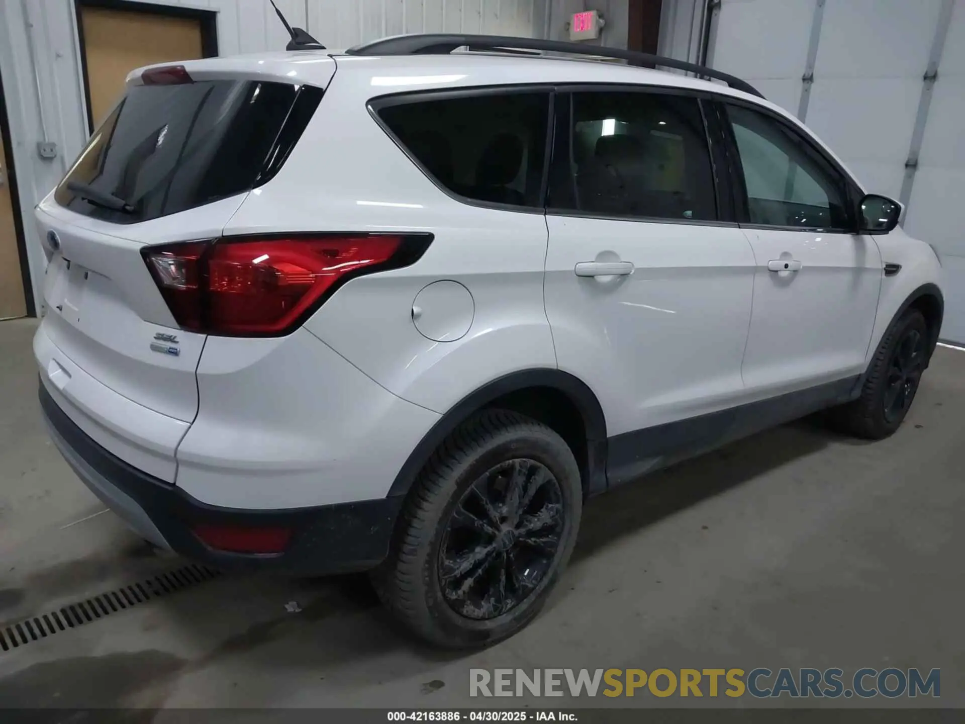 4 Фотография поврежденного автомобиля 1FMCU9HD6KUC31120 FORD ESCAPE 2019