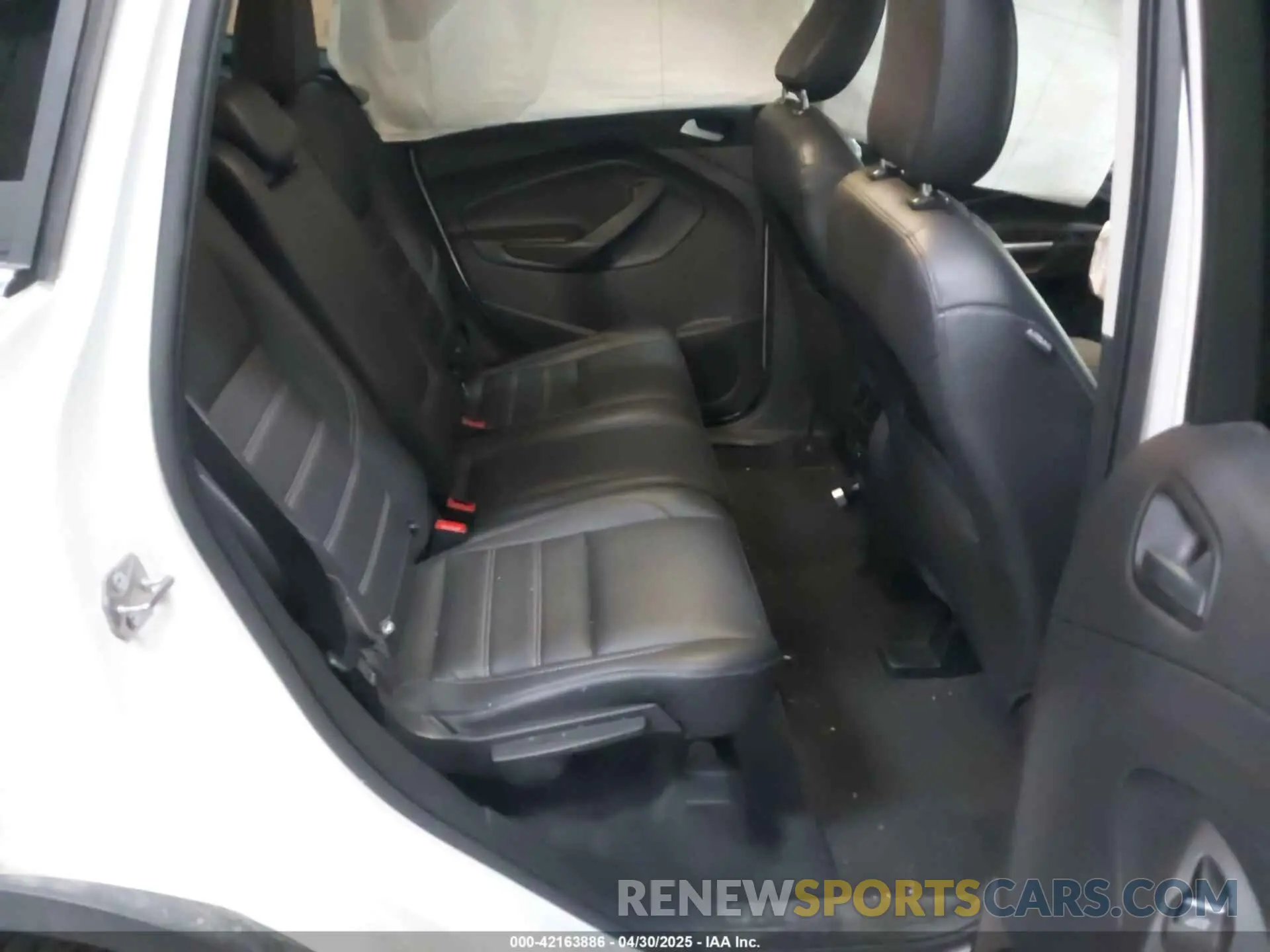 8 Фотография поврежденного автомобиля 1FMCU9HD6KUC31120 FORD ESCAPE 2019