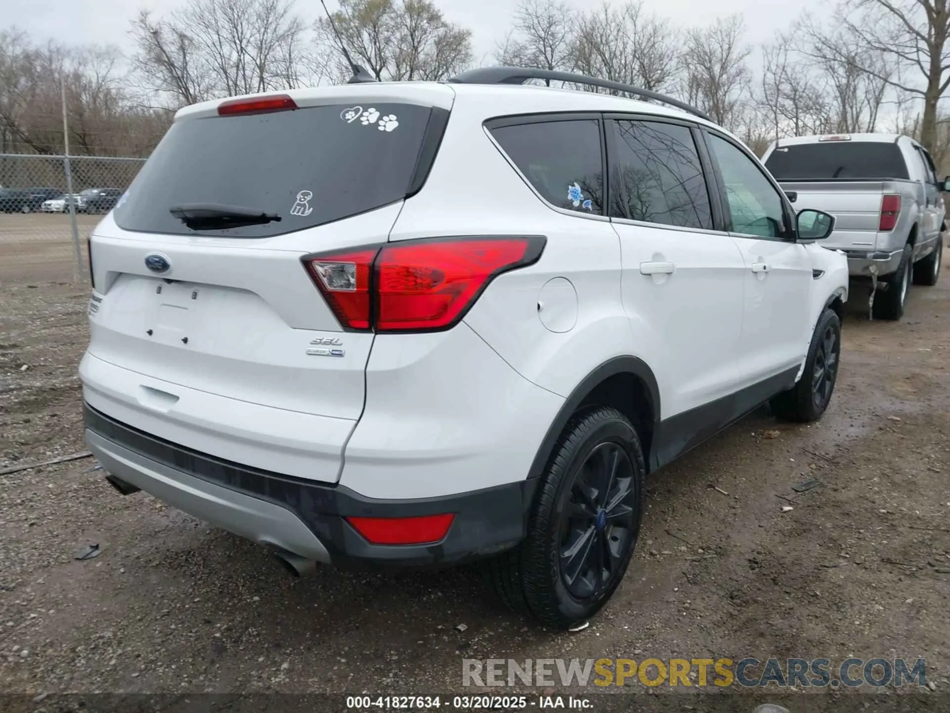 4 Фотография поврежденного автомобиля 1FMCU9HD7KUB82929 FORD ESCAPE 2019