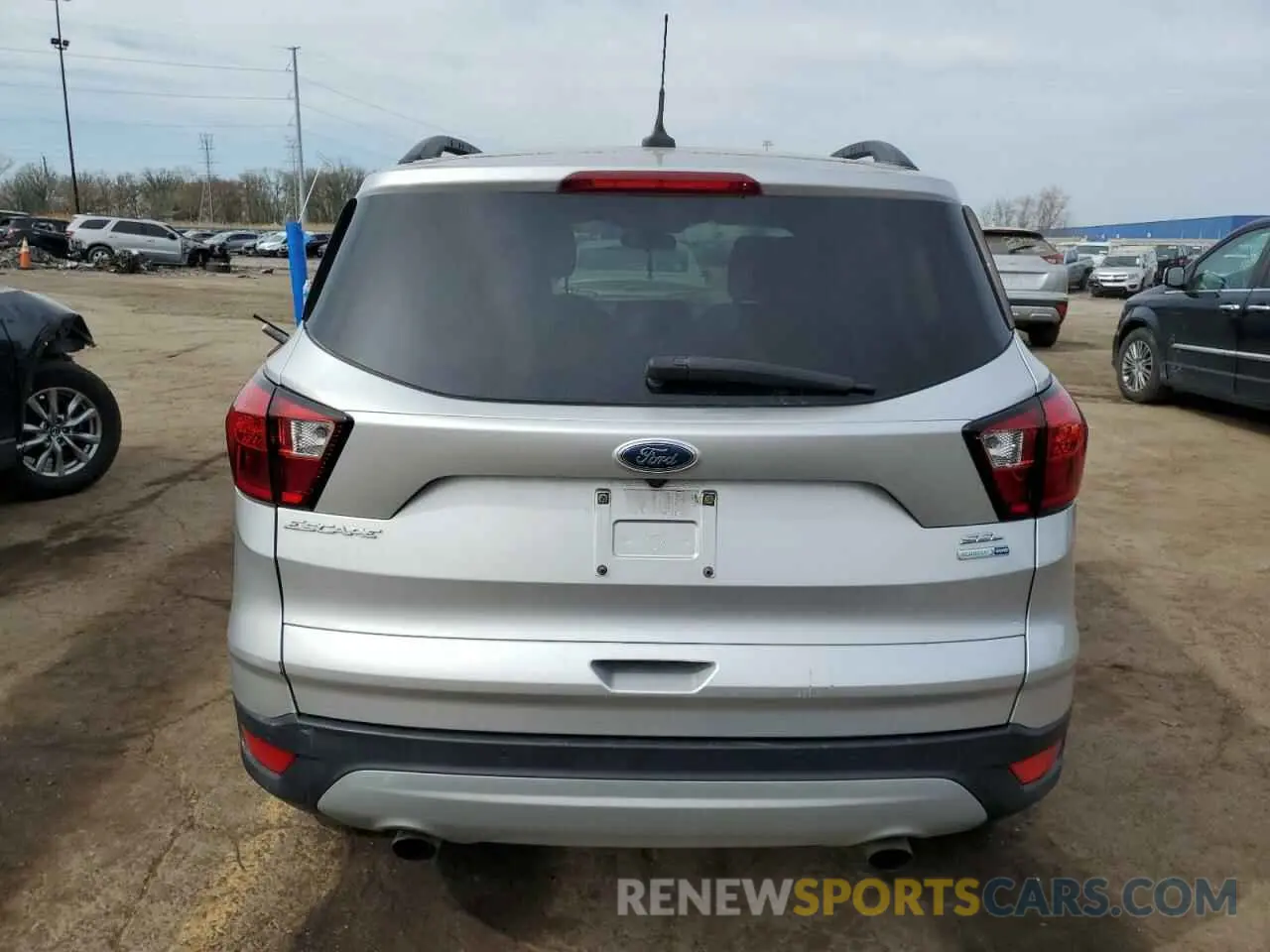 6 Photograph of a damaged car 1FMCU9HD7KUC24144 FORD ESCAPE 2019
