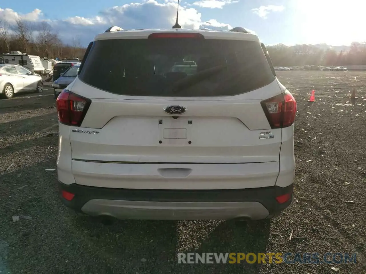 6 Фотография поврежденного автомобиля 1FMCU9HD8KUA83956 FORD ESCAPE 2019