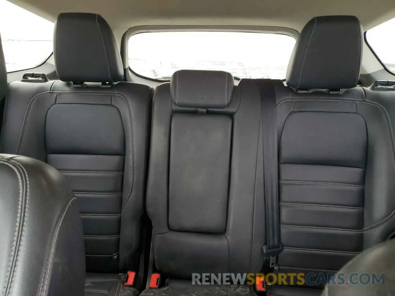 10 Photograph of a damaged car 1FMCU9HD8KUB02585 FORD ESCAPE 2019