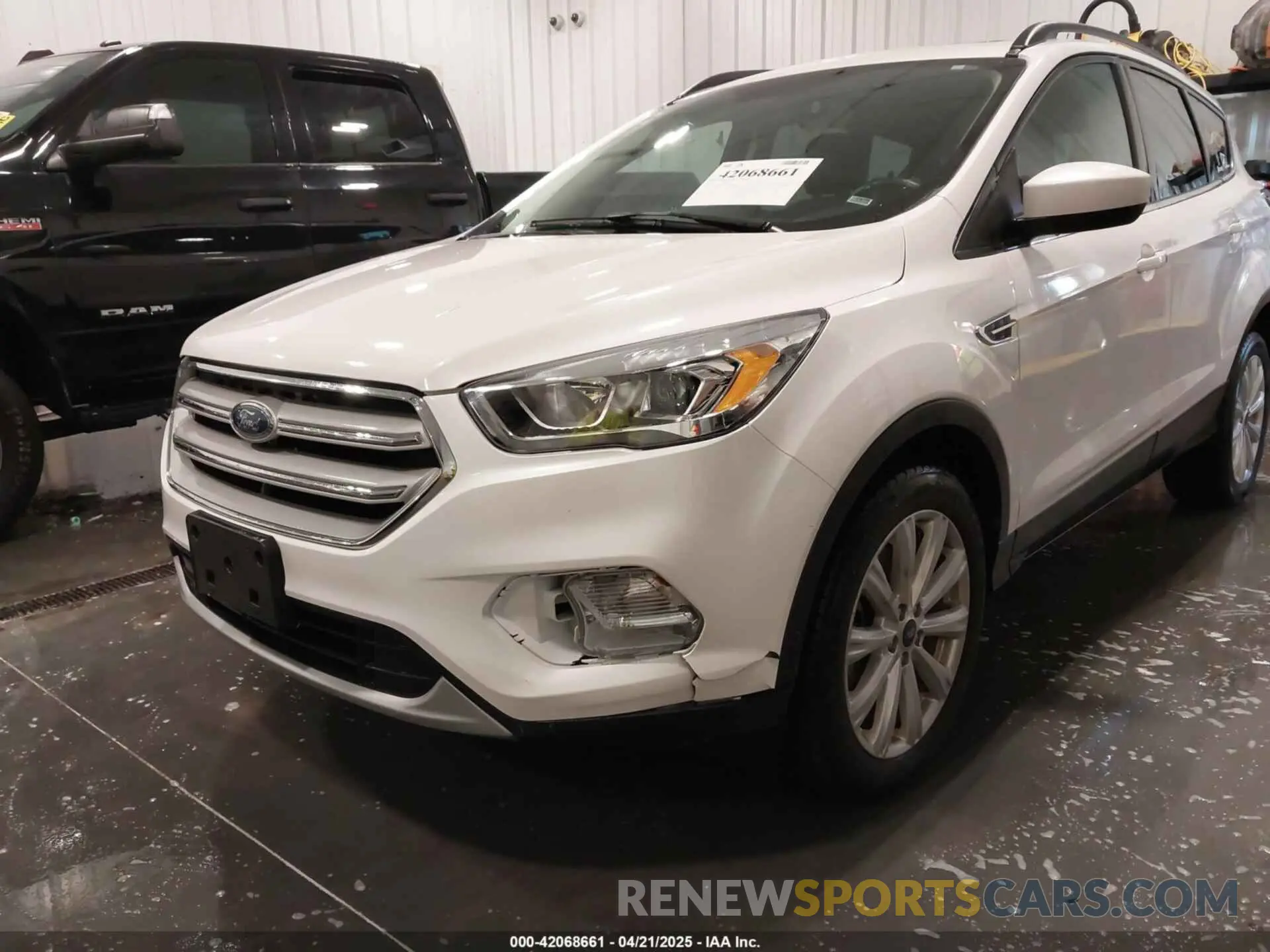 6 Фотография поврежденного автомобиля 1FMCU9HD9KUA18646 FORD ESCAPE 2019