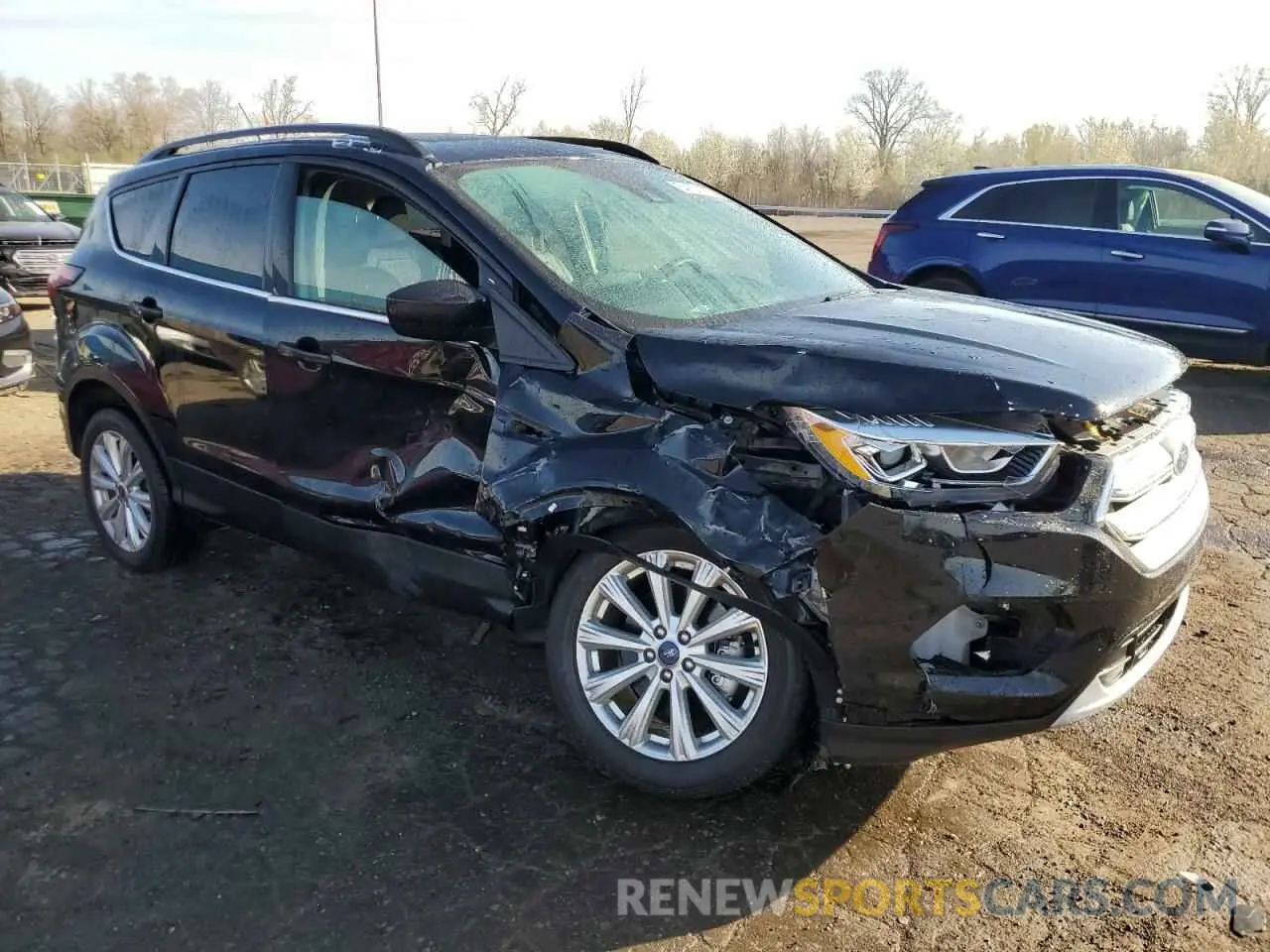 4 Photograph of a damaged car 1FMCU9HD9KUA81343 FORD ESCAPE 2019
