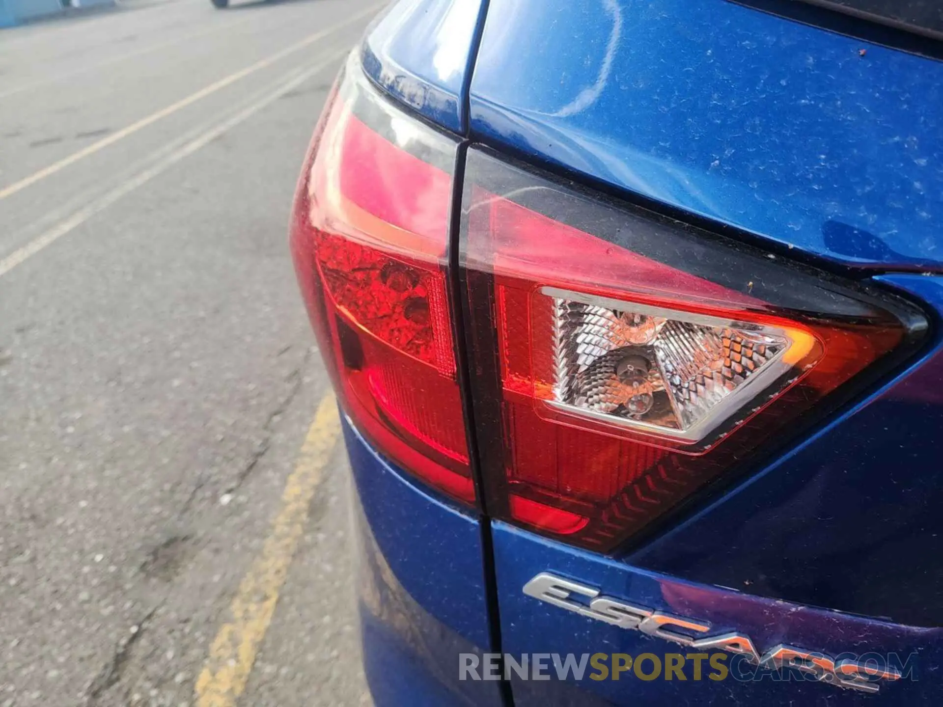 1 Photograph of a damaged car 1FMCU9HD9KUC07880 FORD ESCAPE 2019