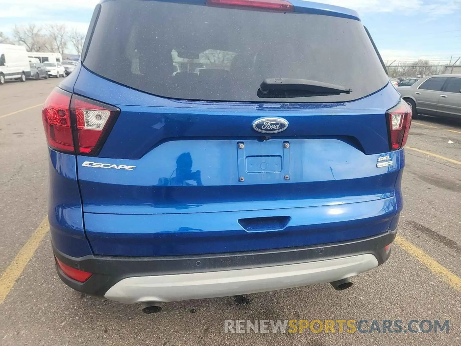 17 Photograph of a damaged car 1FMCU9HD9KUC07880 FORD ESCAPE 2019