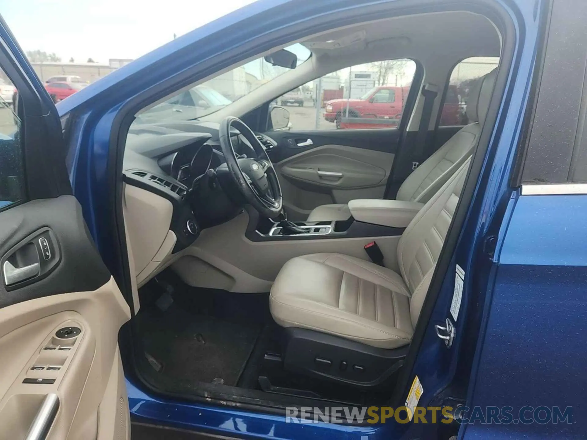 18 Photograph of a damaged car 1FMCU9HD9KUC07880 FORD ESCAPE 2019