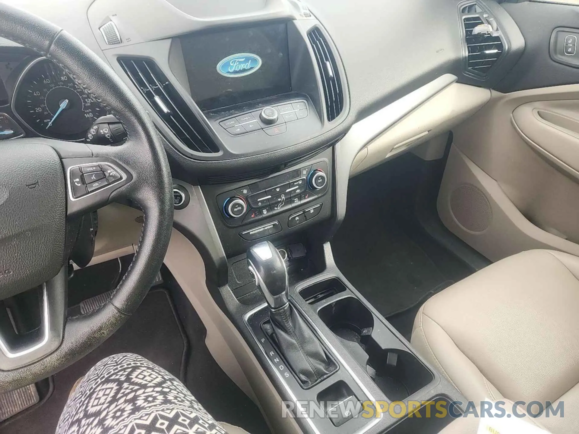 25 Photograph of a damaged car 1FMCU9HD9KUC07880 FORD ESCAPE 2019