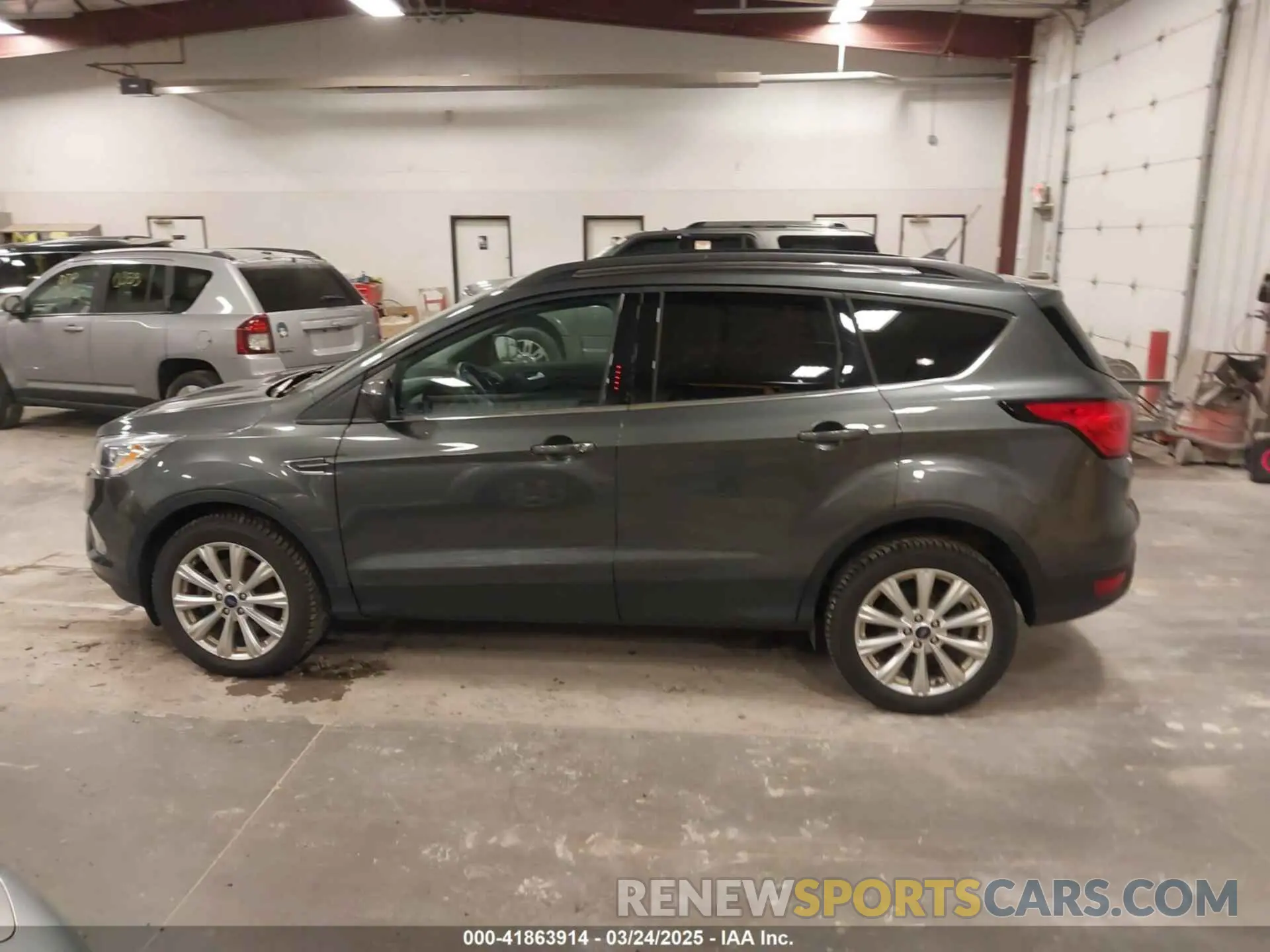 14 Photograph of a damaged car 1FMCU9HDXKUA46178 FORD ESCAPE 2019