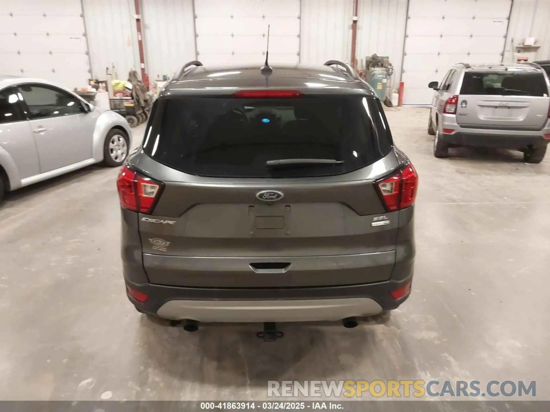 16 Photograph of a damaged car 1FMCU9HDXKUA46178 FORD ESCAPE 2019
