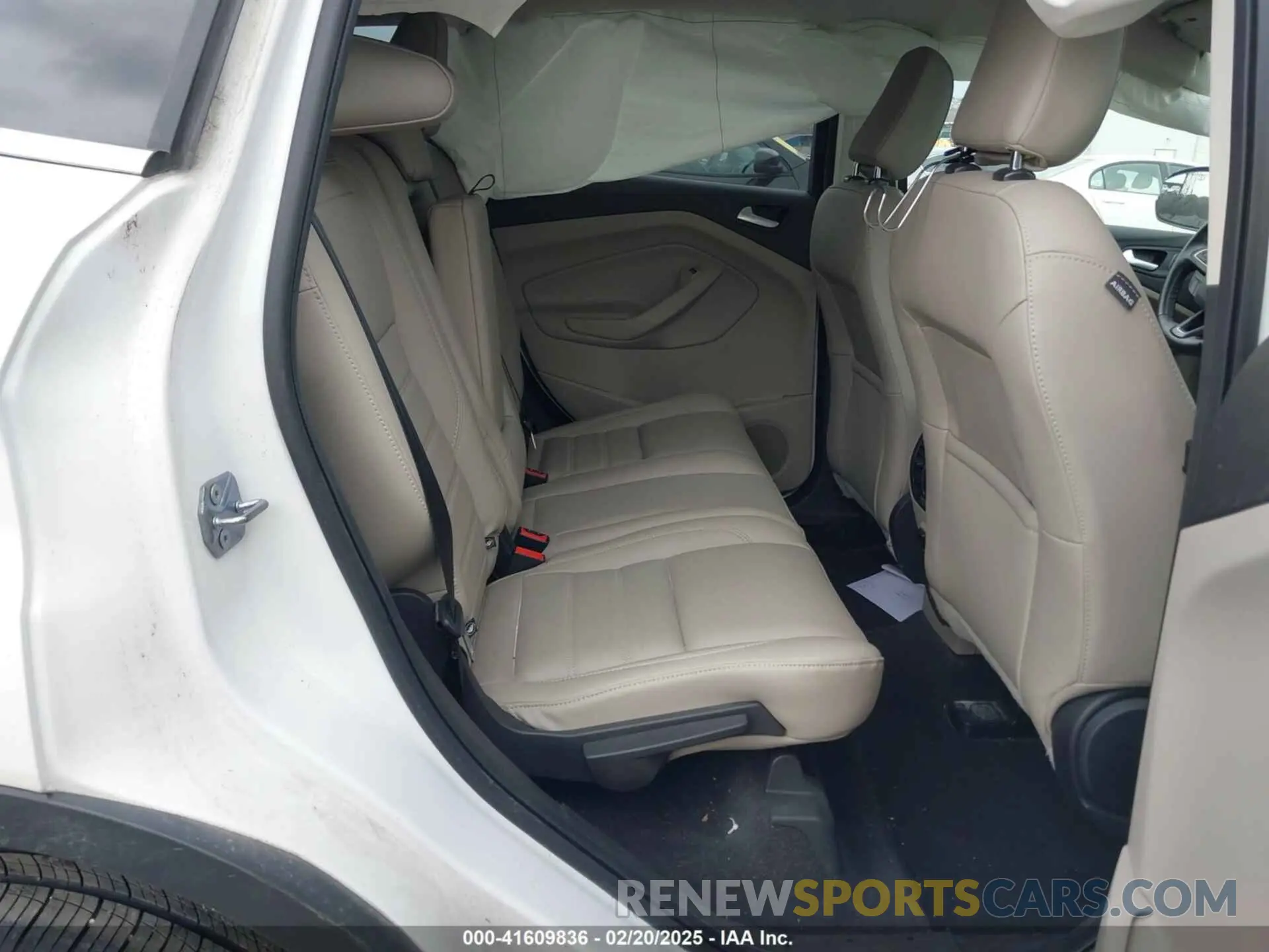 8 Photograph of a damaged car 1FMCU9HDXKUB43932 FORD ESCAPE 2019