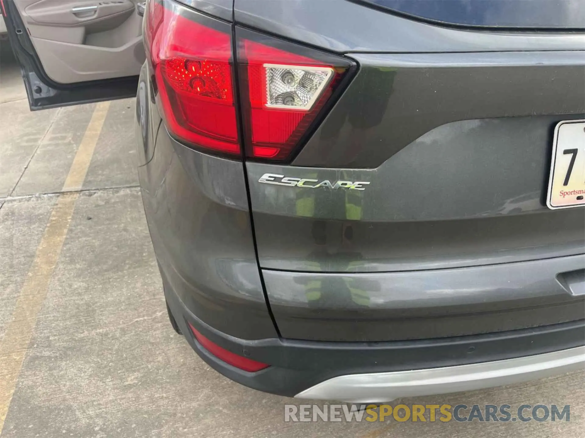 19 Photograph of a damaged car 1FMCU9HDXKUC07578 FORD ESCAPE 2019
