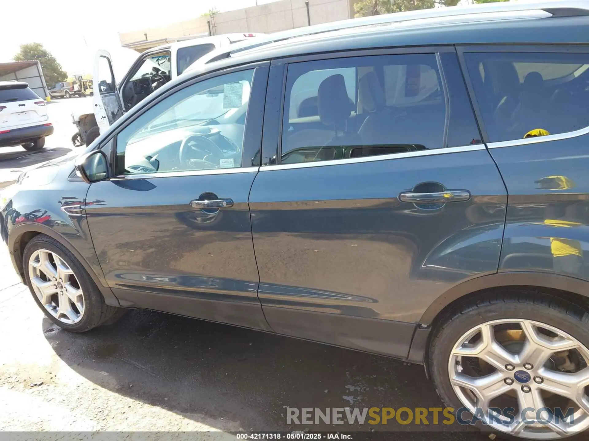 14 Photograph of a damaged car 1FMCU9J90KUB69249 FORD ESCAPE 2019