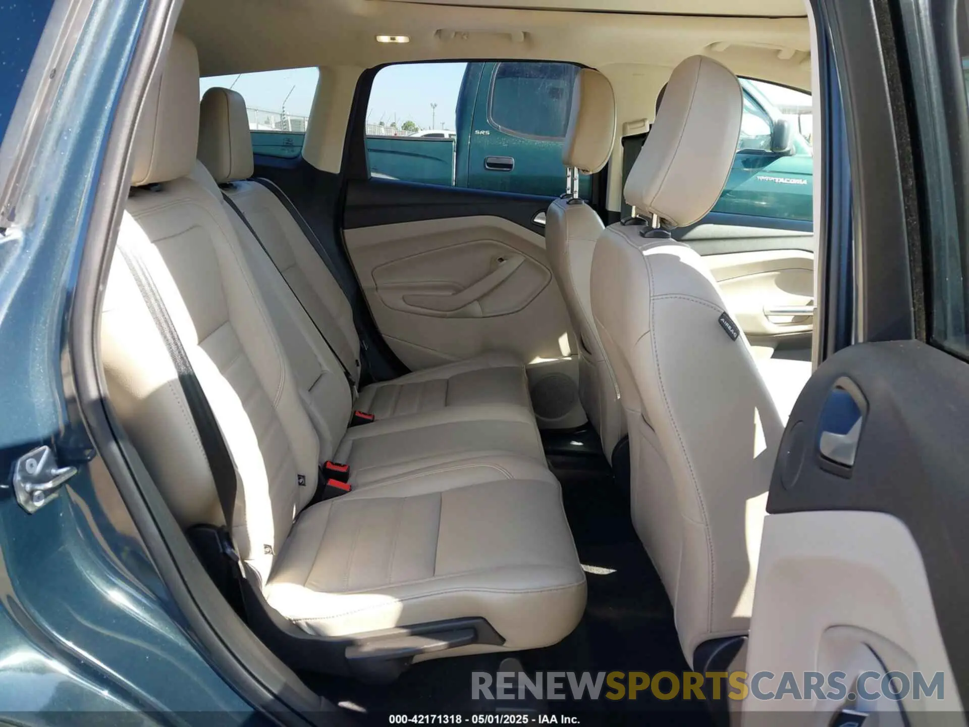 8 Photograph of a damaged car 1FMCU9J90KUB69249 FORD ESCAPE 2019