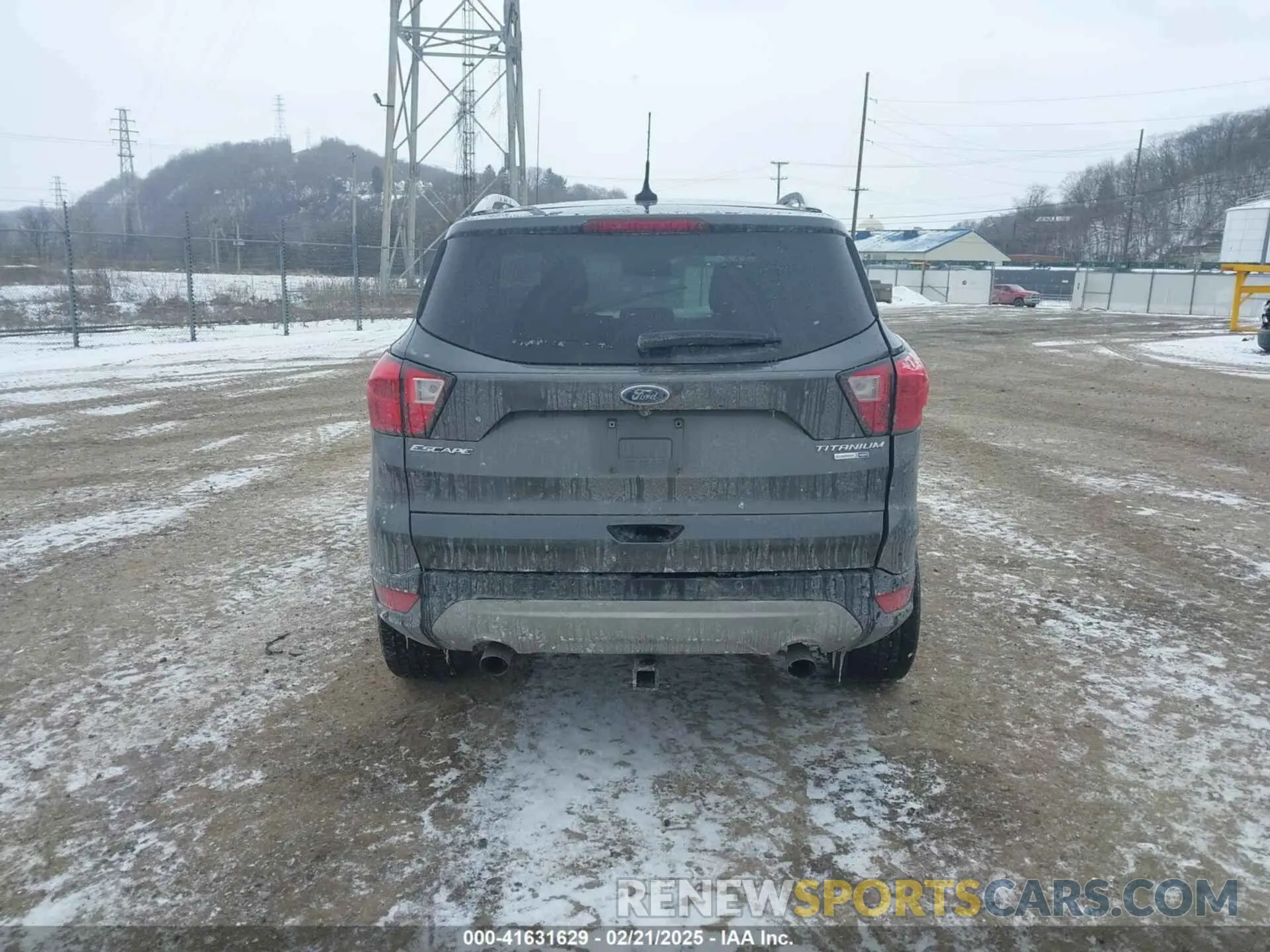 17 Photograph of a damaged car 1FMCU9J90KUC49179 FORD ESCAPE 2019