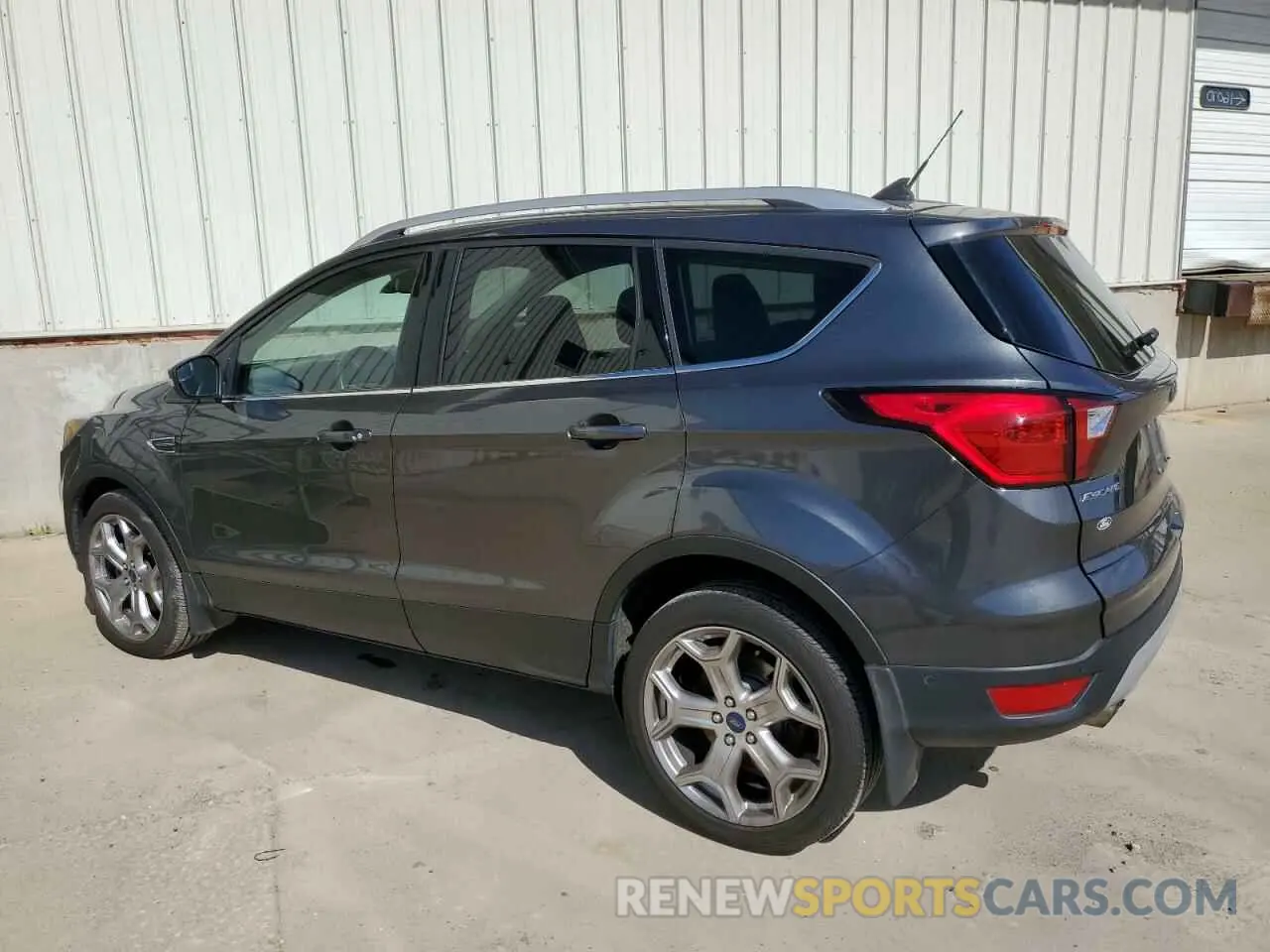 2 Фотография поврежденного автомобиля 1FMCU9J91KUA15536 FORD ESCAPE 2019
