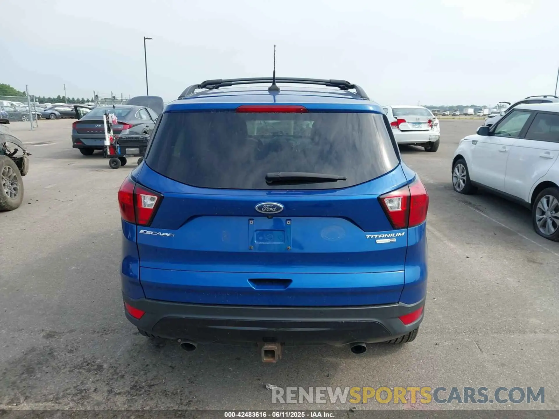 16 Photograph of a damaged car 1FMCU9J91KUB71303 FORD ESCAPE 2019