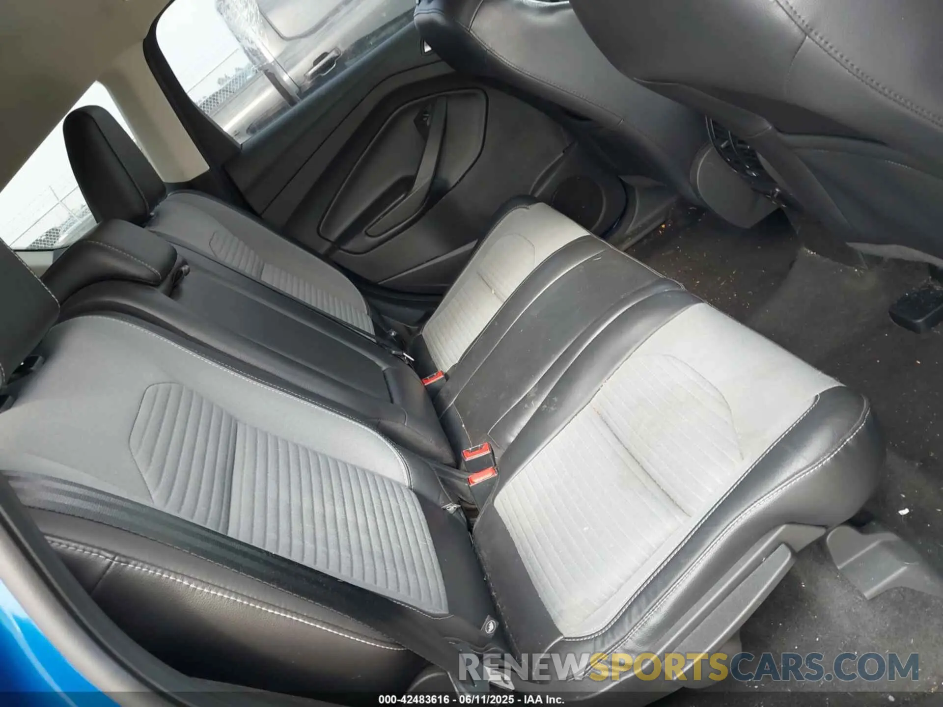 8 Photograph of a damaged car 1FMCU9J91KUB71303 FORD ESCAPE 2019