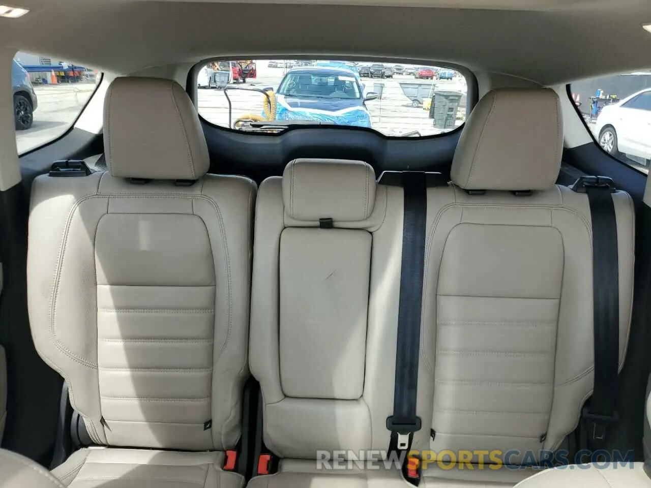 10 Фотография поврежденного автомобиля 1FMCU9J92KUA55656 FORD ESCAPE 2019