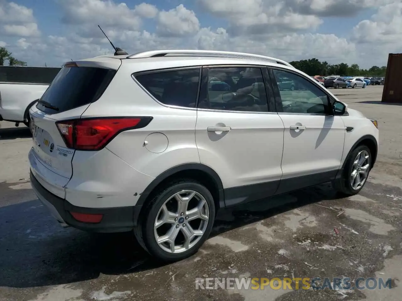 3 Фотография поврежденного автомобиля 1FMCU9J92KUA55656 FORD ESCAPE 2019