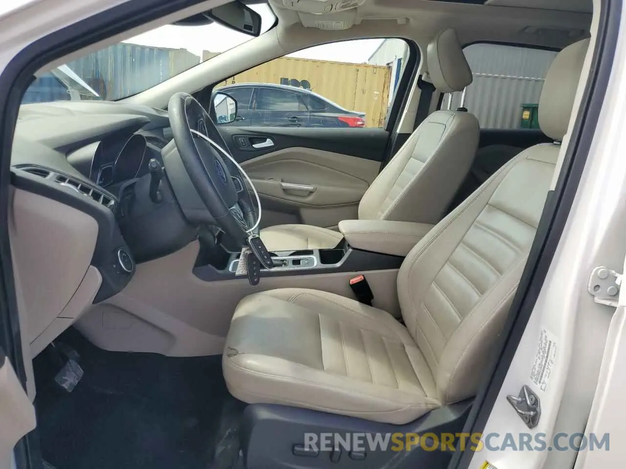 7 Фотография поврежденного автомобиля 1FMCU9J92KUA55656 FORD ESCAPE 2019