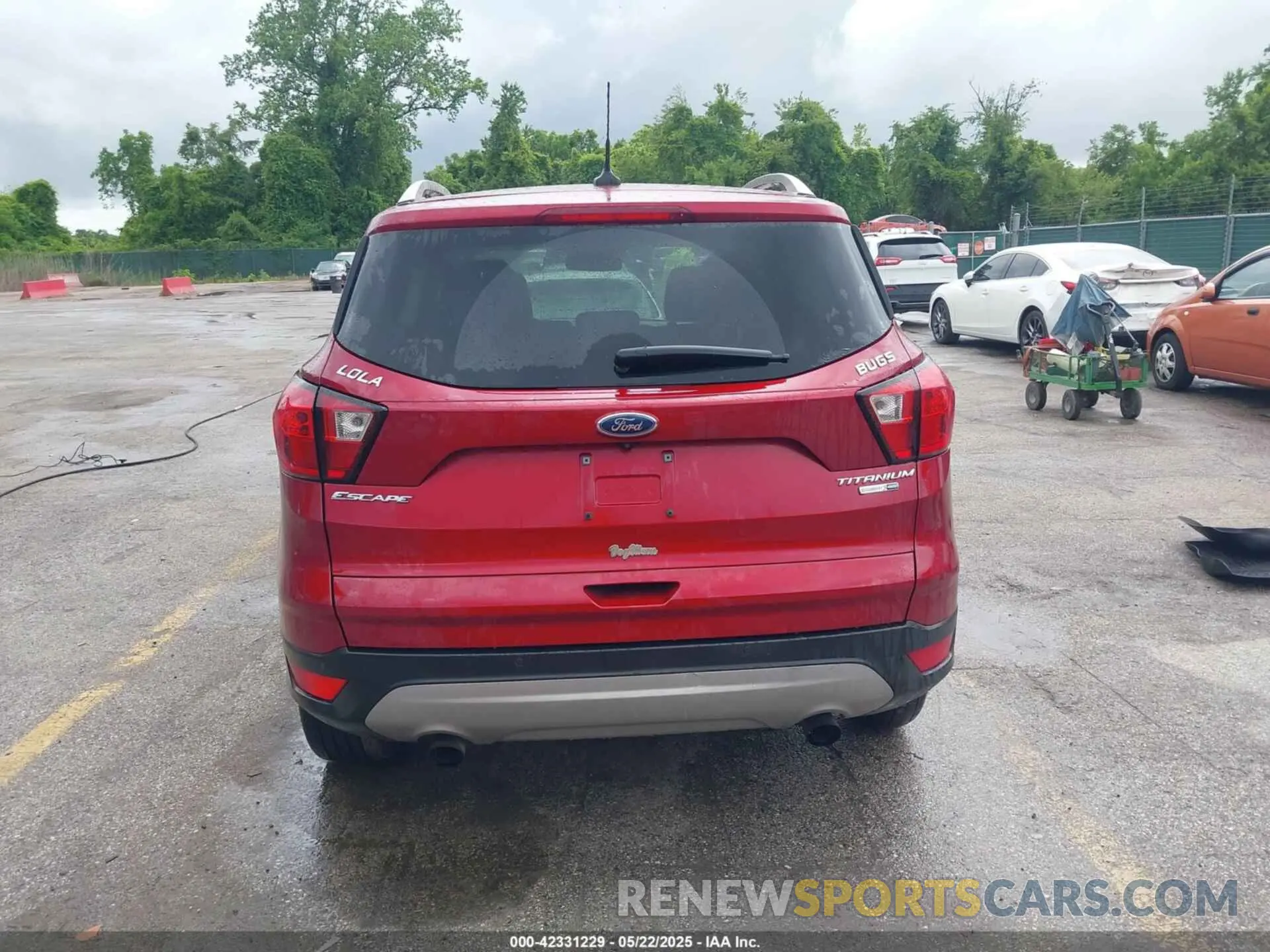 16 Photograph of a damaged car 1FMCU9J93KUC21330 FORD ESCAPE 2019
