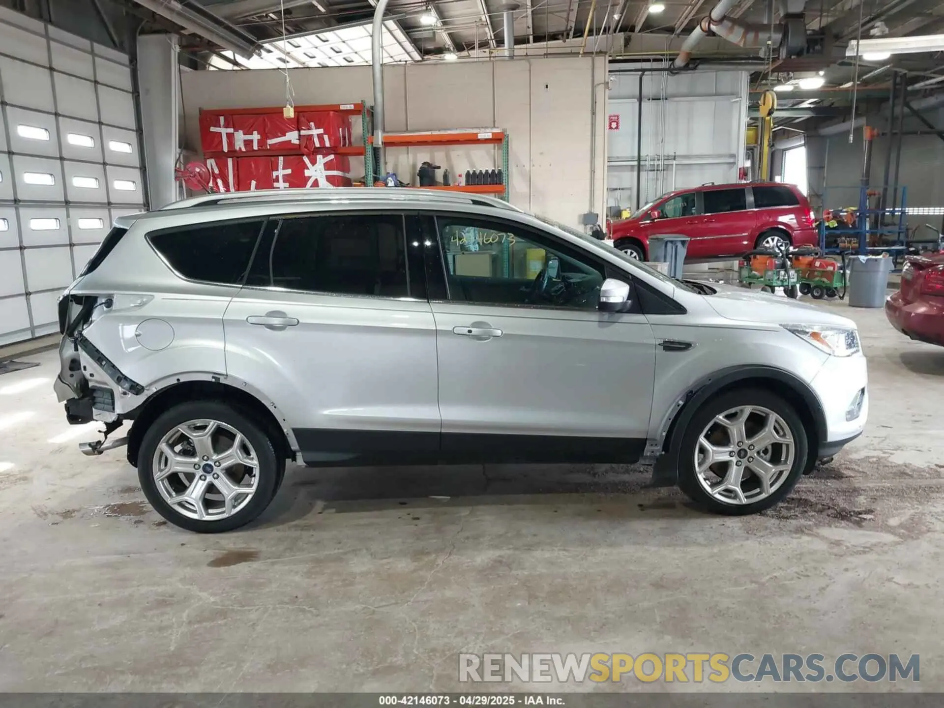 13 Фотография поврежденного автомобиля 1FMCU9J95KUA52315 FORD ESCAPE 2019