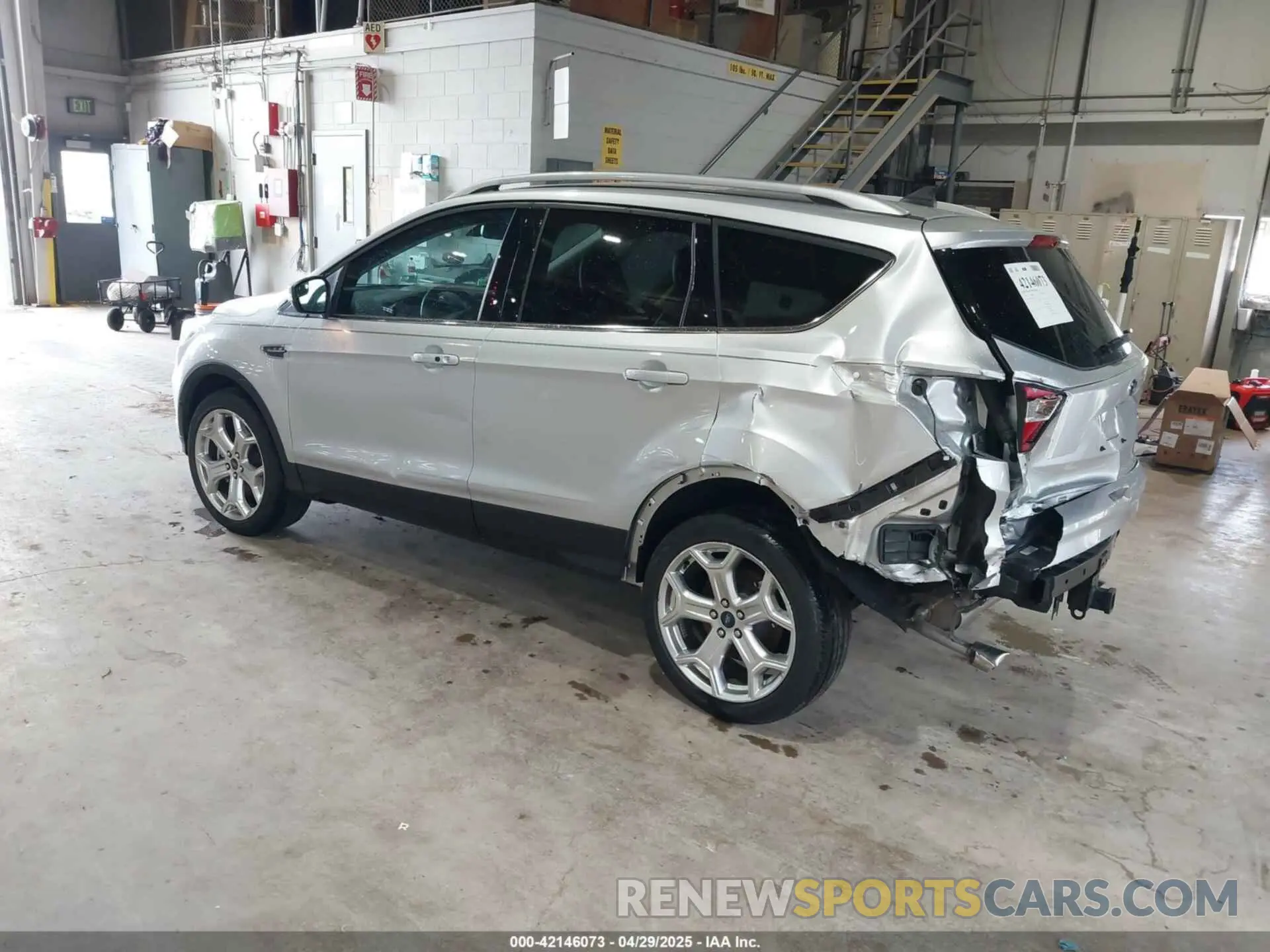 3 Фотография поврежденного автомобиля 1FMCU9J95KUA52315 FORD ESCAPE 2019