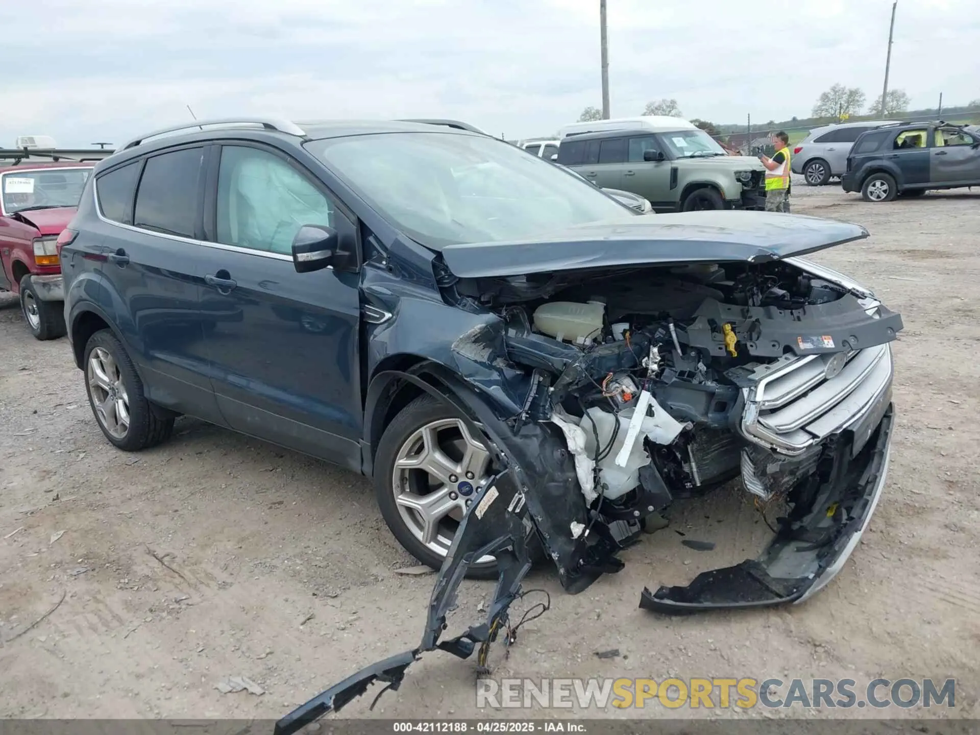 1 Фотография поврежденного автомобиля 1FMCU9J95KUC19062 FORD ESCAPE 2019