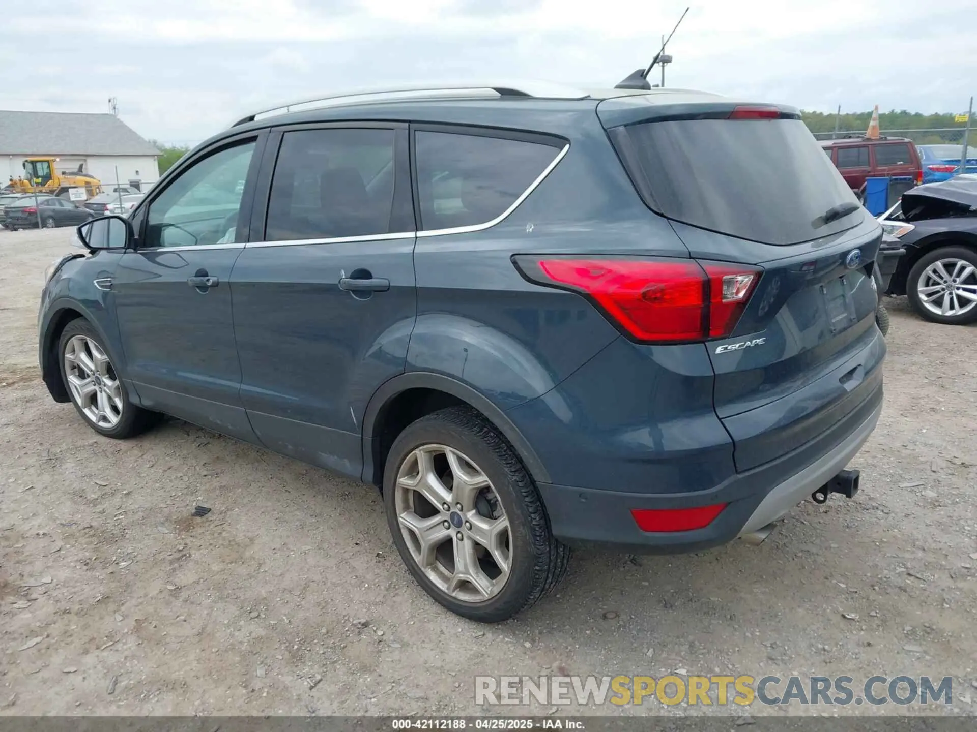 3 Фотография поврежденного автомобиля 1FMCU9J95KUC19062 FORD ESCAPE 2019