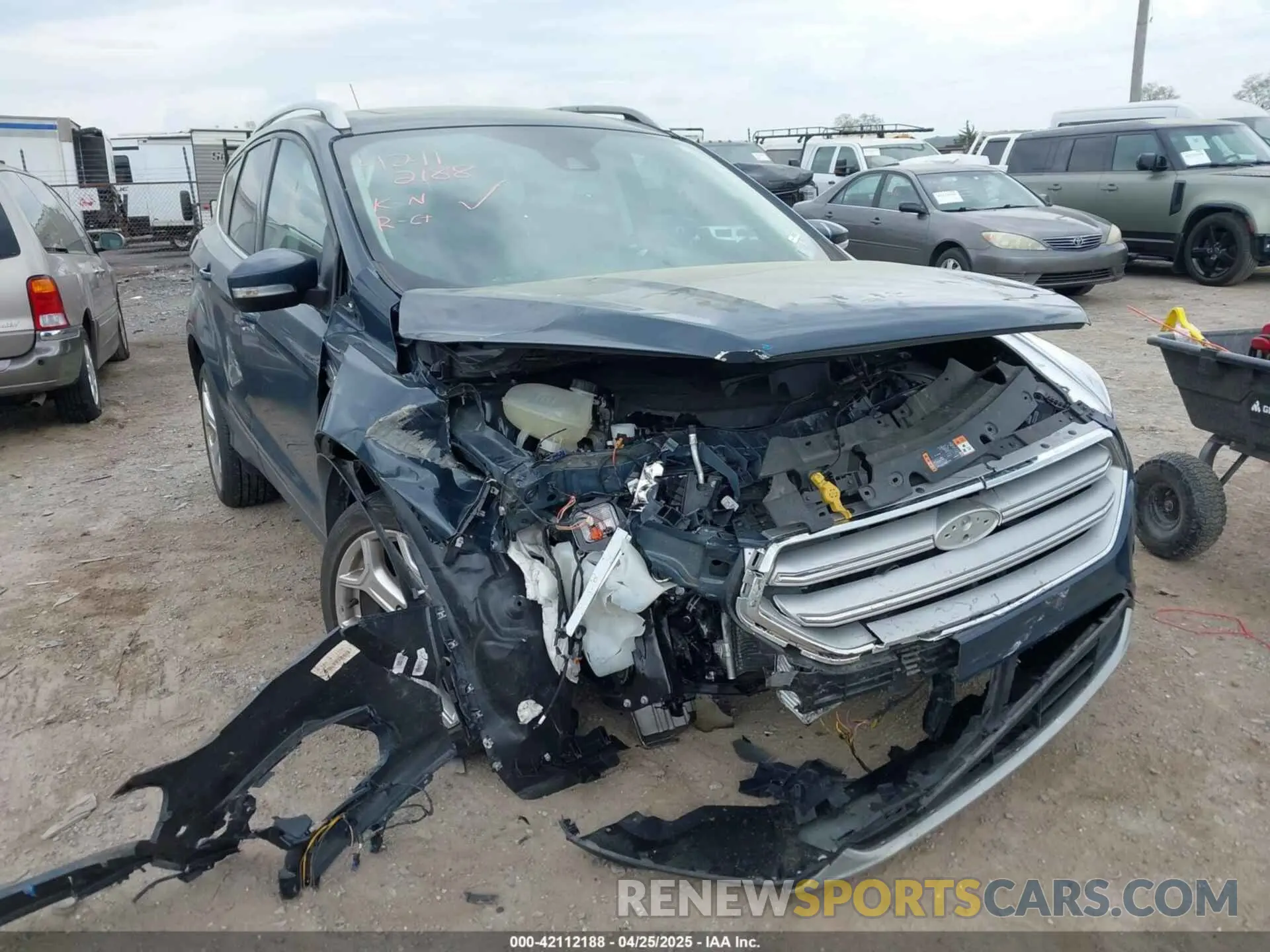 6 Фотография поврежденного автомобиля 1FMCU9J95KUC19062 FORD ESCAPE 2019