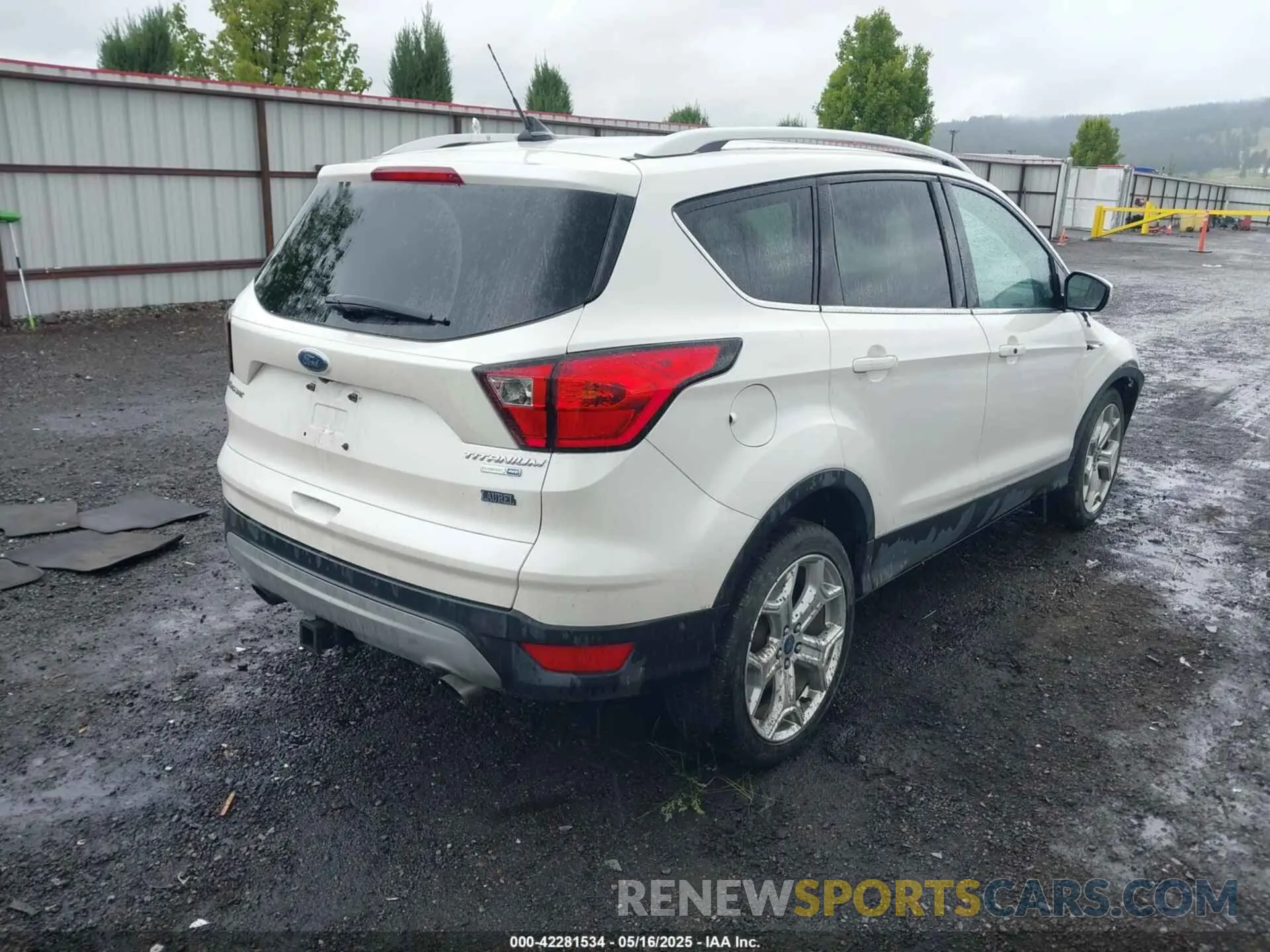 4 Photograph of a damaged car 1FMCU9J97KUA06551 FORD ESCAPE 2019