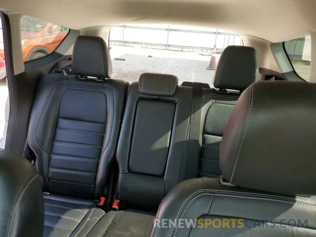 10 Фотография поврежденного автомобиля 1FMCU9J97KUB49368 FORD ESCAPE 2019