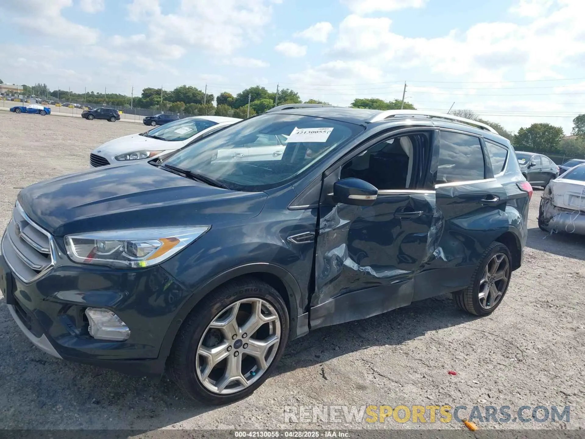 6 Фотография поврежденного автомобиля 1FMCU9J98KUA09510 FORD ESCAPE 2019