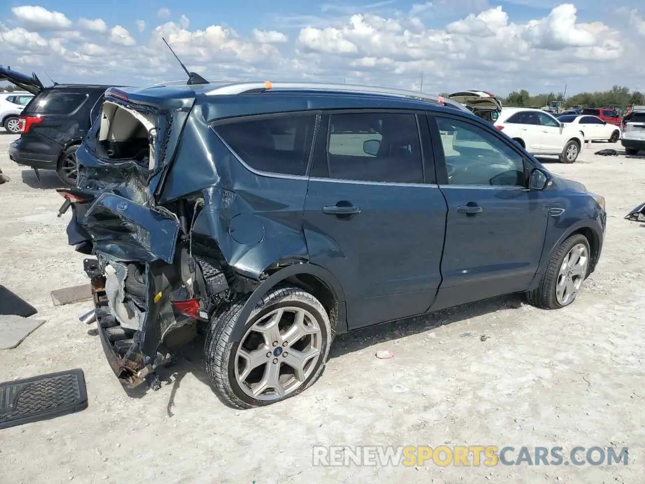 3 Фотография поврежденного автомобиля 1FMCU9J98KUA49263 FORD ESCAPE 2019