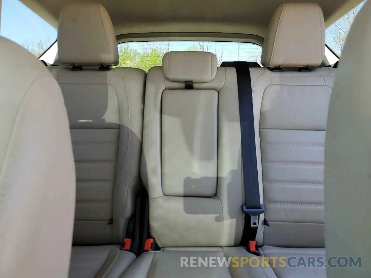 10 Фотография поврежденного автомобиля 1FMCU9J98KUB54935 FORD ESCAPE 2019