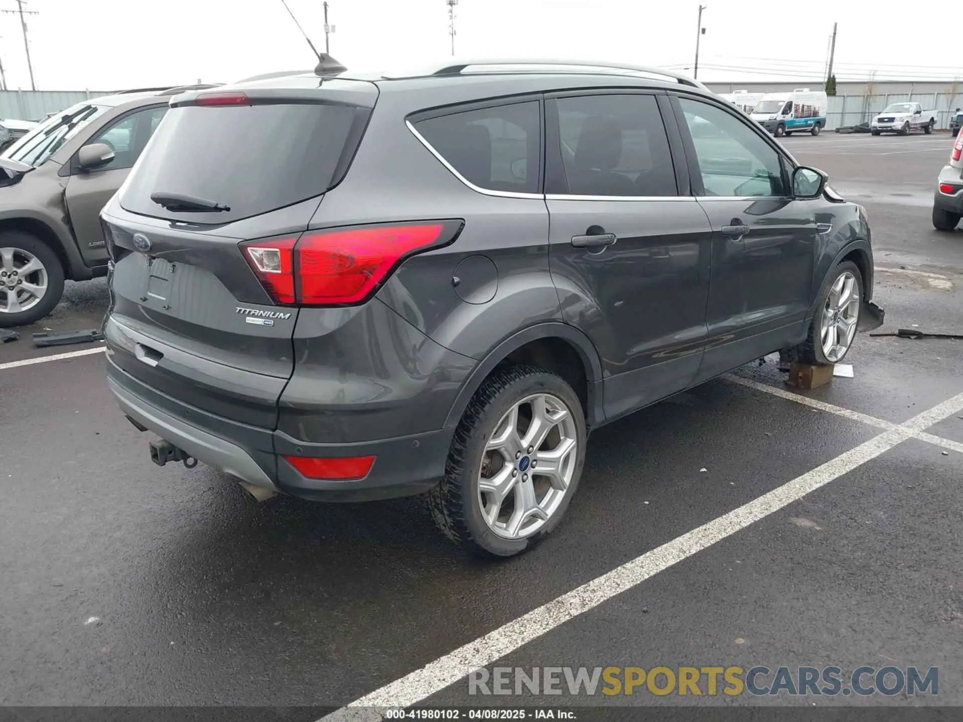 4 Photograph of a damaged car 1FMCU9J99KUA64158 FORD ESCAPE 2019