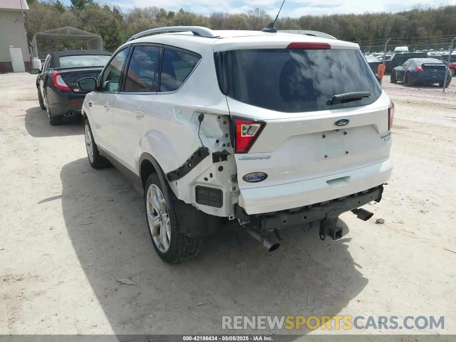 3 Photograph of a damaged car 1FMCU9J99KUC21963 FORD ESCAPE 2019