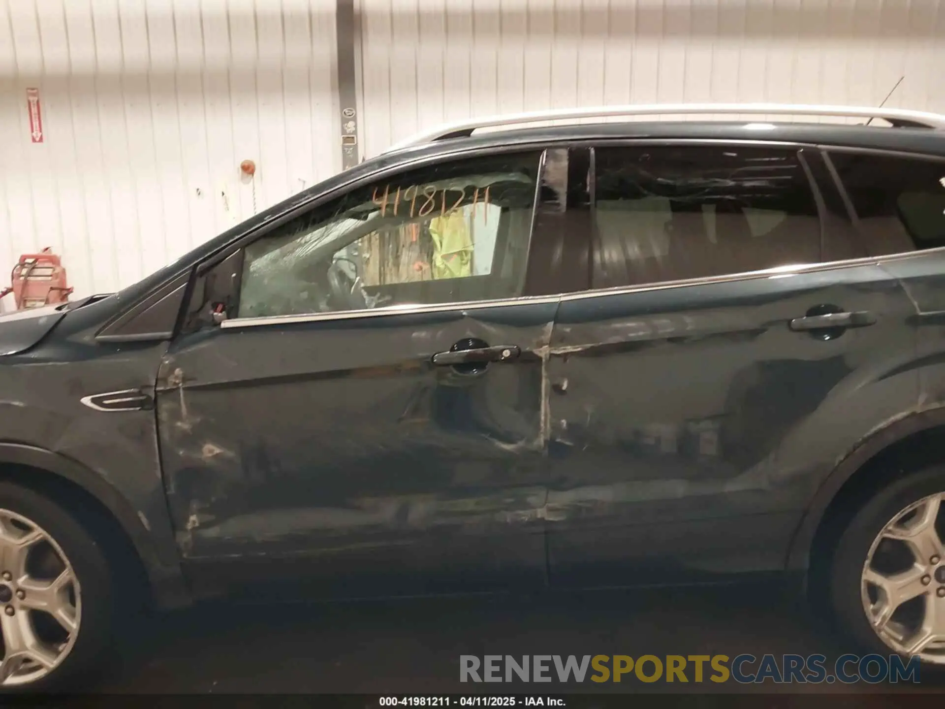 15 Photograph of a damaged car 1FMCU9J99KUC24023 FORD ESCAPE 2019